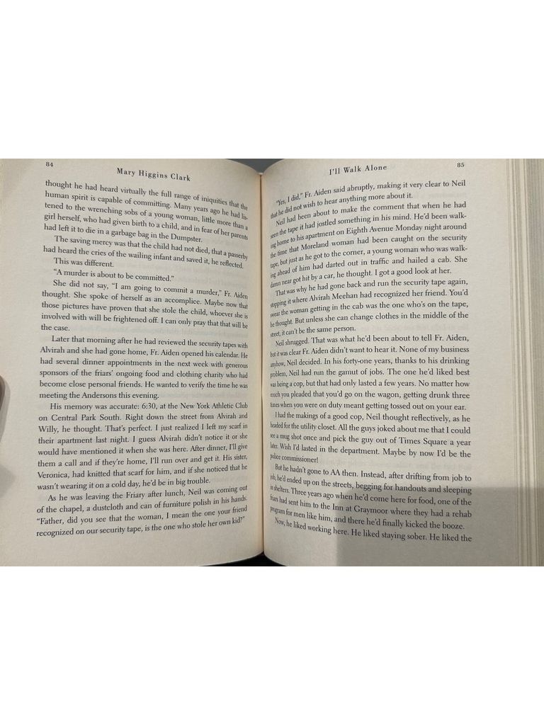  I'Ll Walk Alone – Mary Higgins Clark 