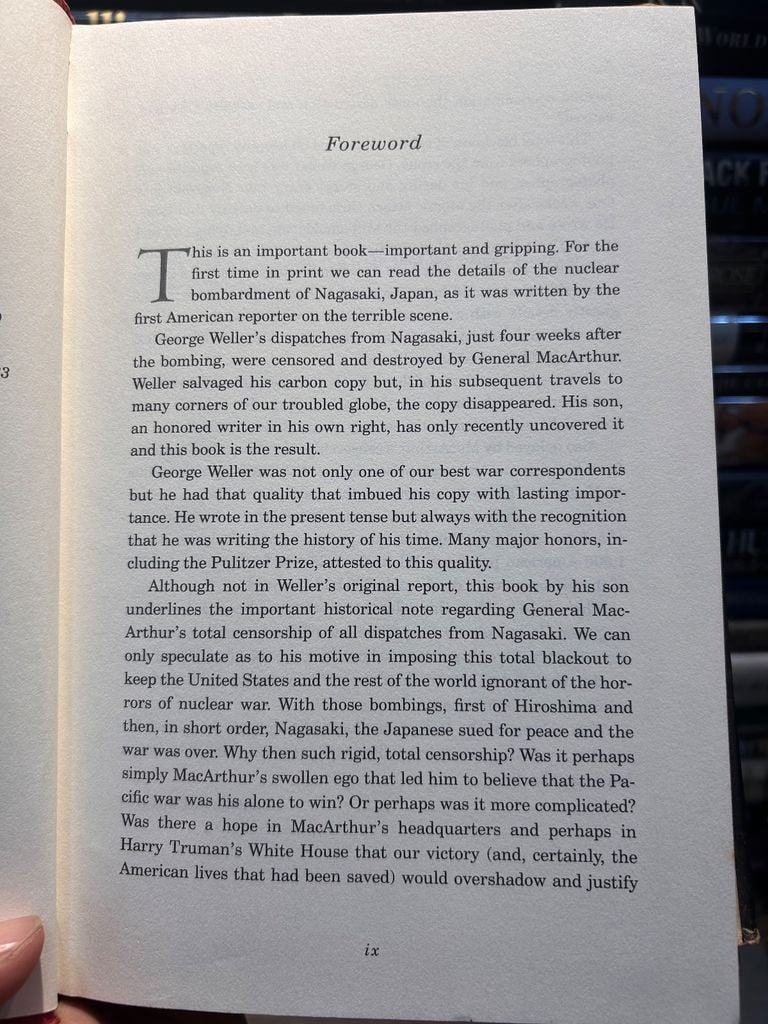  Frist Into Nagasaki : The Censored Eyewitness Dispatches On Post-Atomic Japan And Its Prisoners Of War - George Weller 