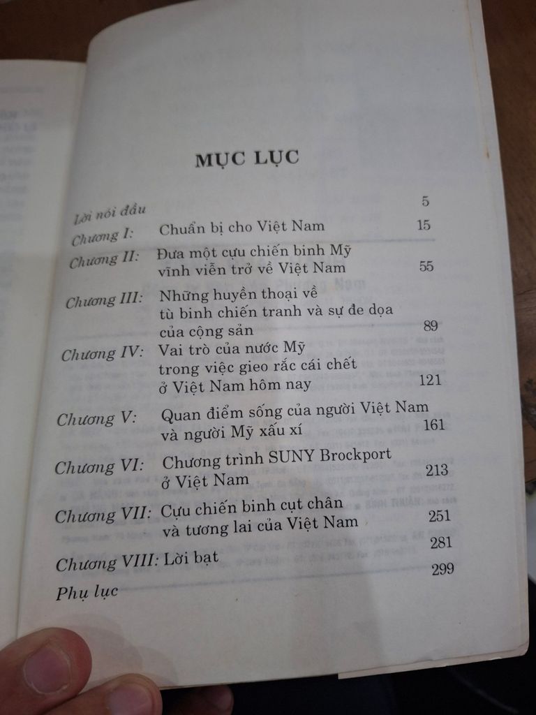 Một Người Mỹ Ở Việt Nam Hôm Nay – Kenneth J. Herrmann, Jr. 