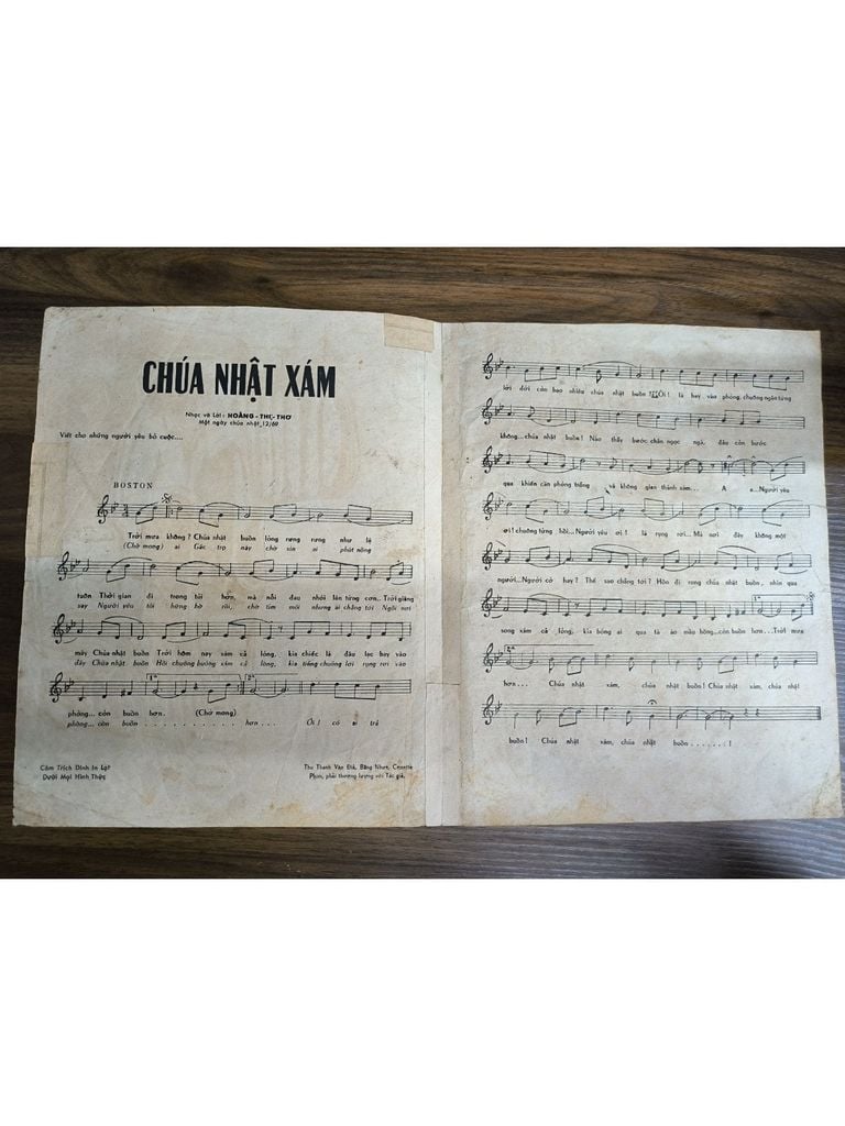  Chúa Nhật Xám – Hoàng Thi Thơ 