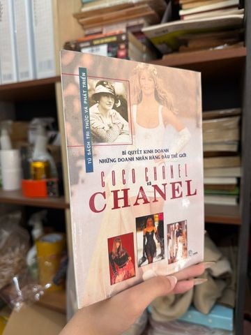  Coco Chanel Và Chanel – David Bond 