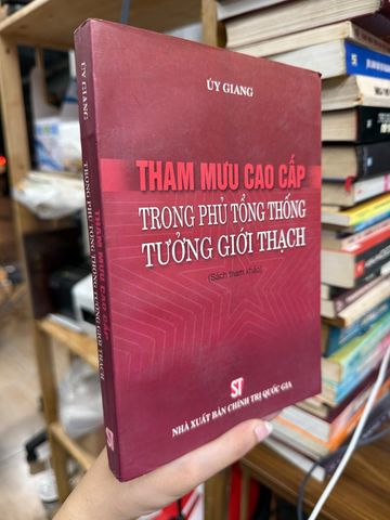  Tham Mưu Cao Cấp Trong Phủ Tổng Thống Tưởng Giới Thạch – Úy Giang 