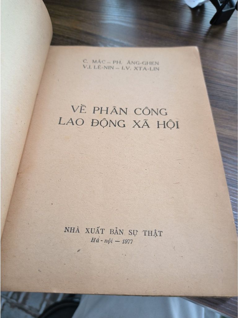  Về Phân Công Lao Động Xã Hội – C. Mác, Ph. Ăng Ghen, V.I. Lê Nin, I.V. Xta Lin 