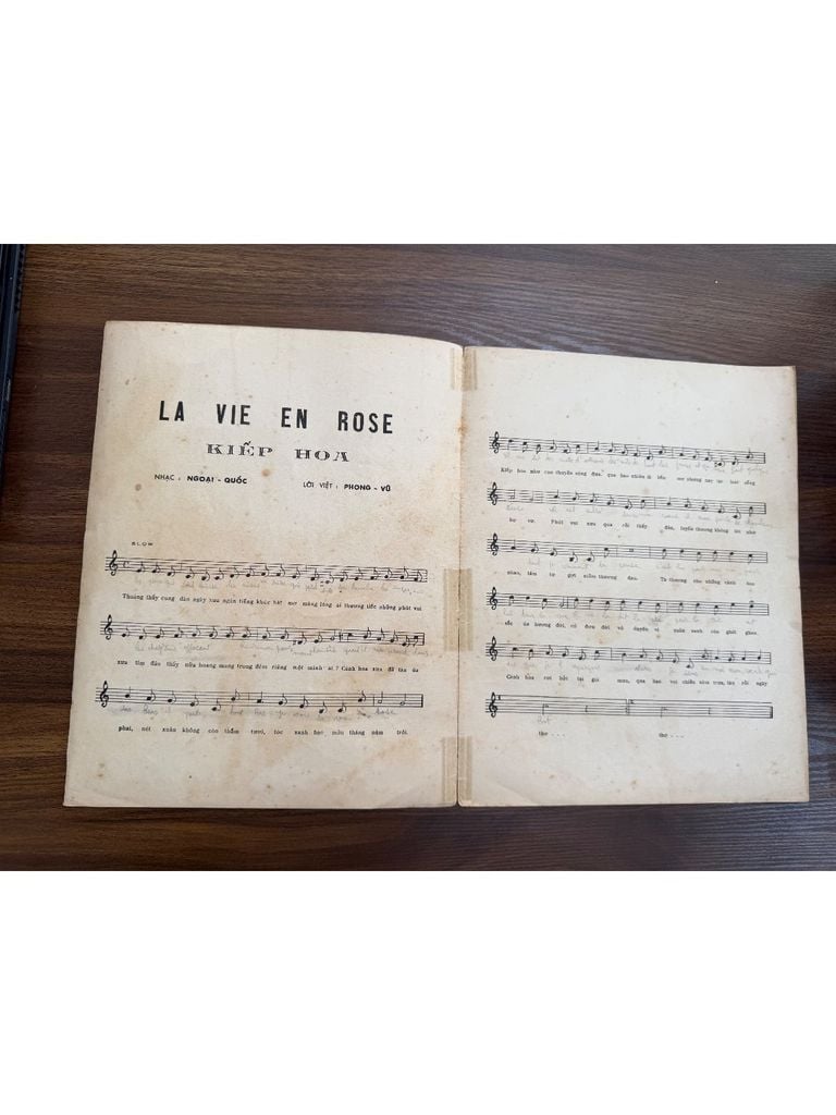  La Vie En Rosie - Kiếp Hoa 
