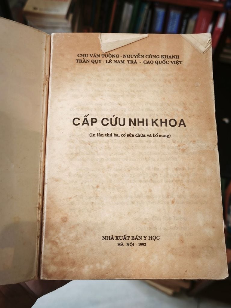  Cấp Cứu Nhi Khoa - Chu Văn Tường, Nguyễn Công Khanh, Trần Quỵ, Lê Nam Trà, Cao Quốc Việt 