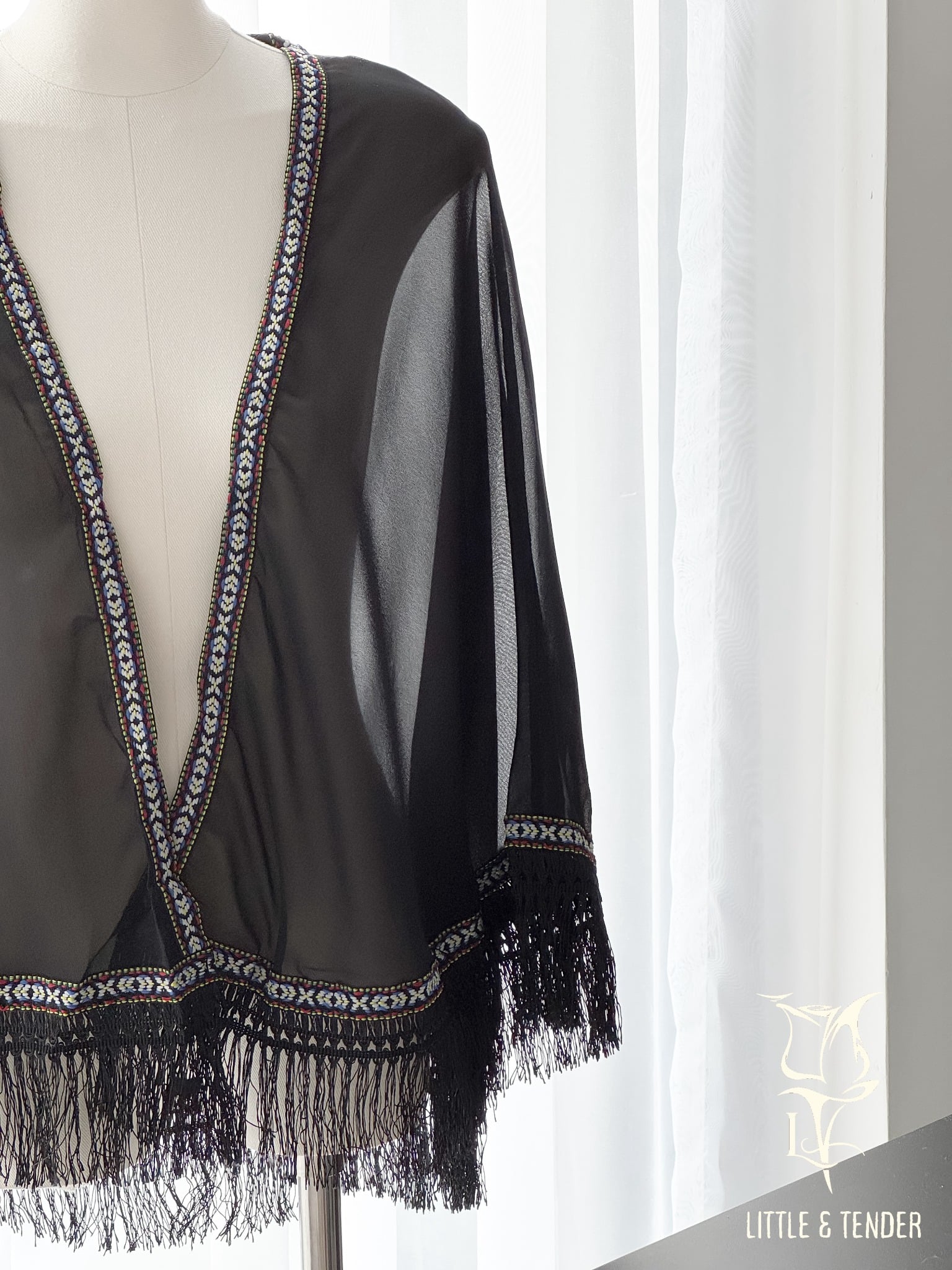ARTMIS COVER UP - ÁO KHOÁC THỔ CẨM SEXY LƯỚI MỎNG
