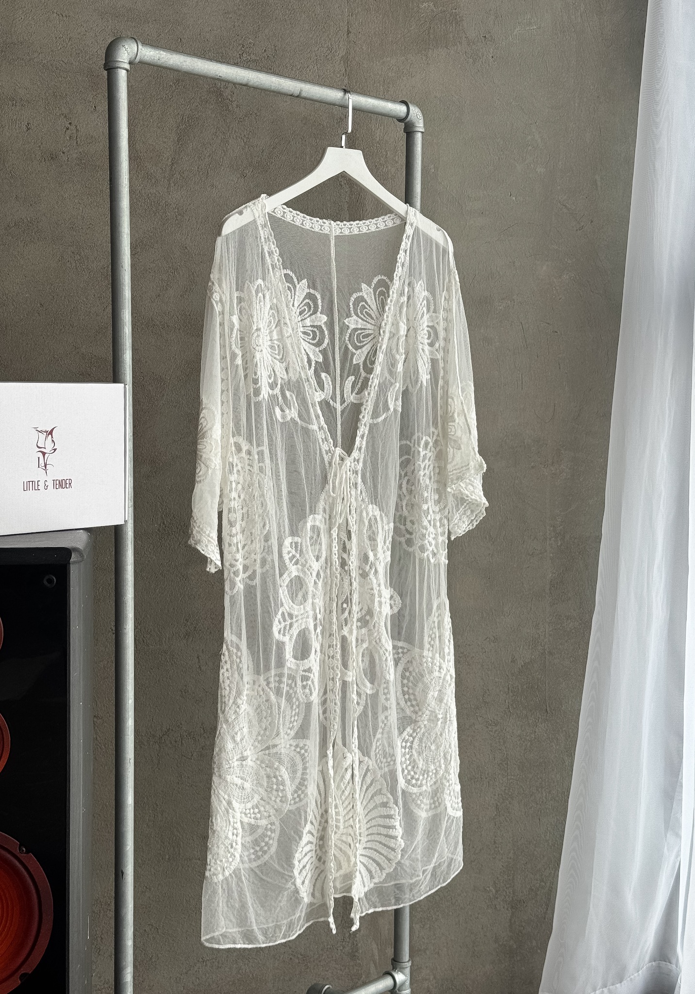 LILY CARDIGAN - ÁO KHOÁC HỌA TIẾT HOA THÊU DÁNG DÀI