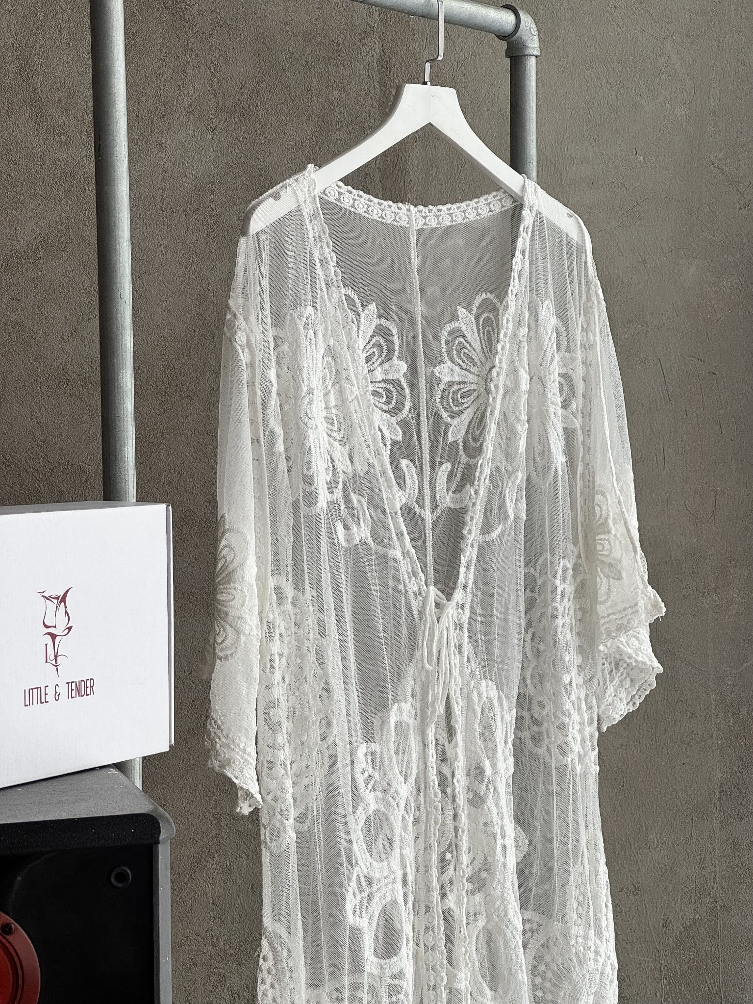 LILY CARDIGAN - ÁO KHOÁC HỌA TIẾT HOA THÊU DÁNG DÀI