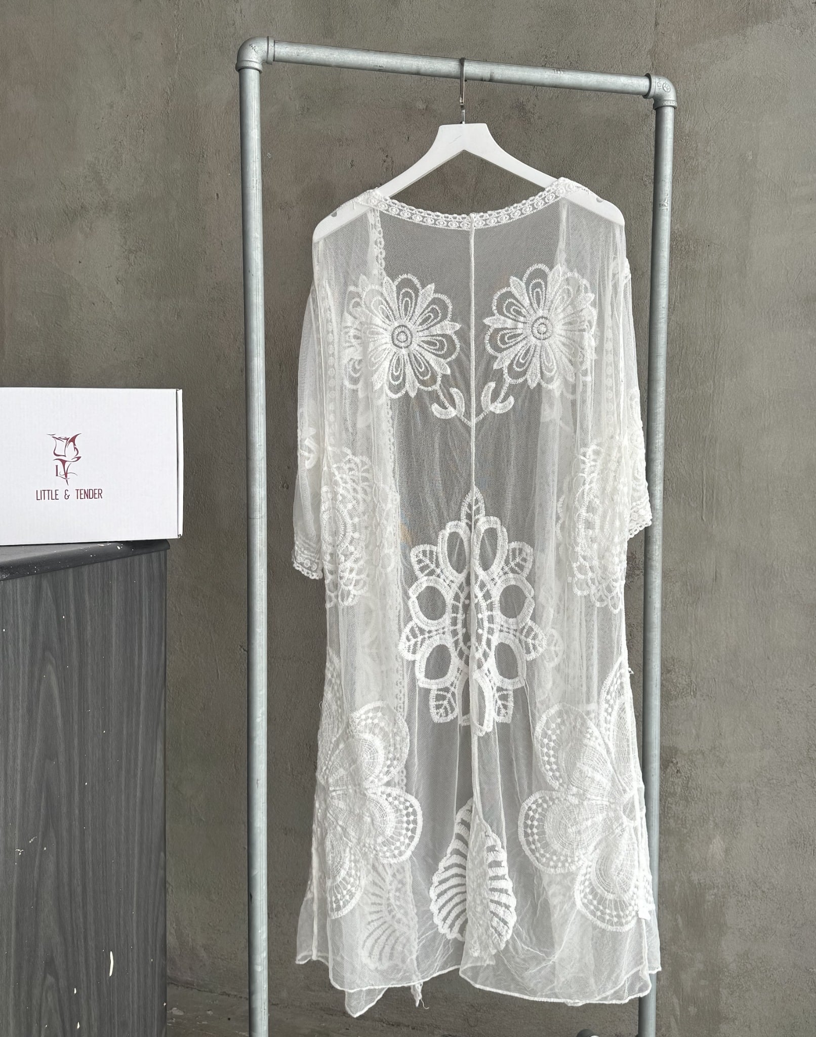 LILY CARDIGAN - ÁO KHOÁC HỌA TIẾT HOA THÊU DÁNG DÀI