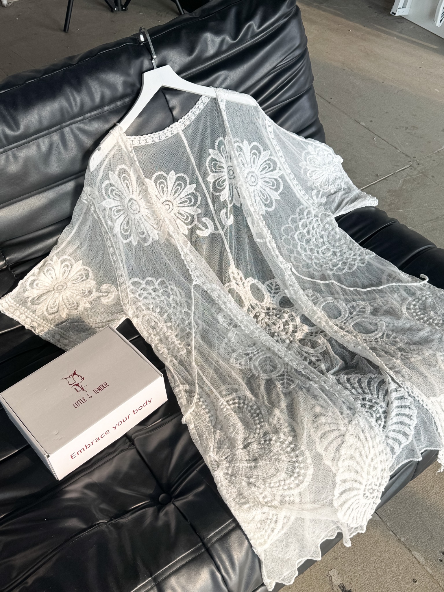 LILY CARDIGAN - ÁO KHOÁC HỌA TIẾT HOA THÊU DÁNG DÀI