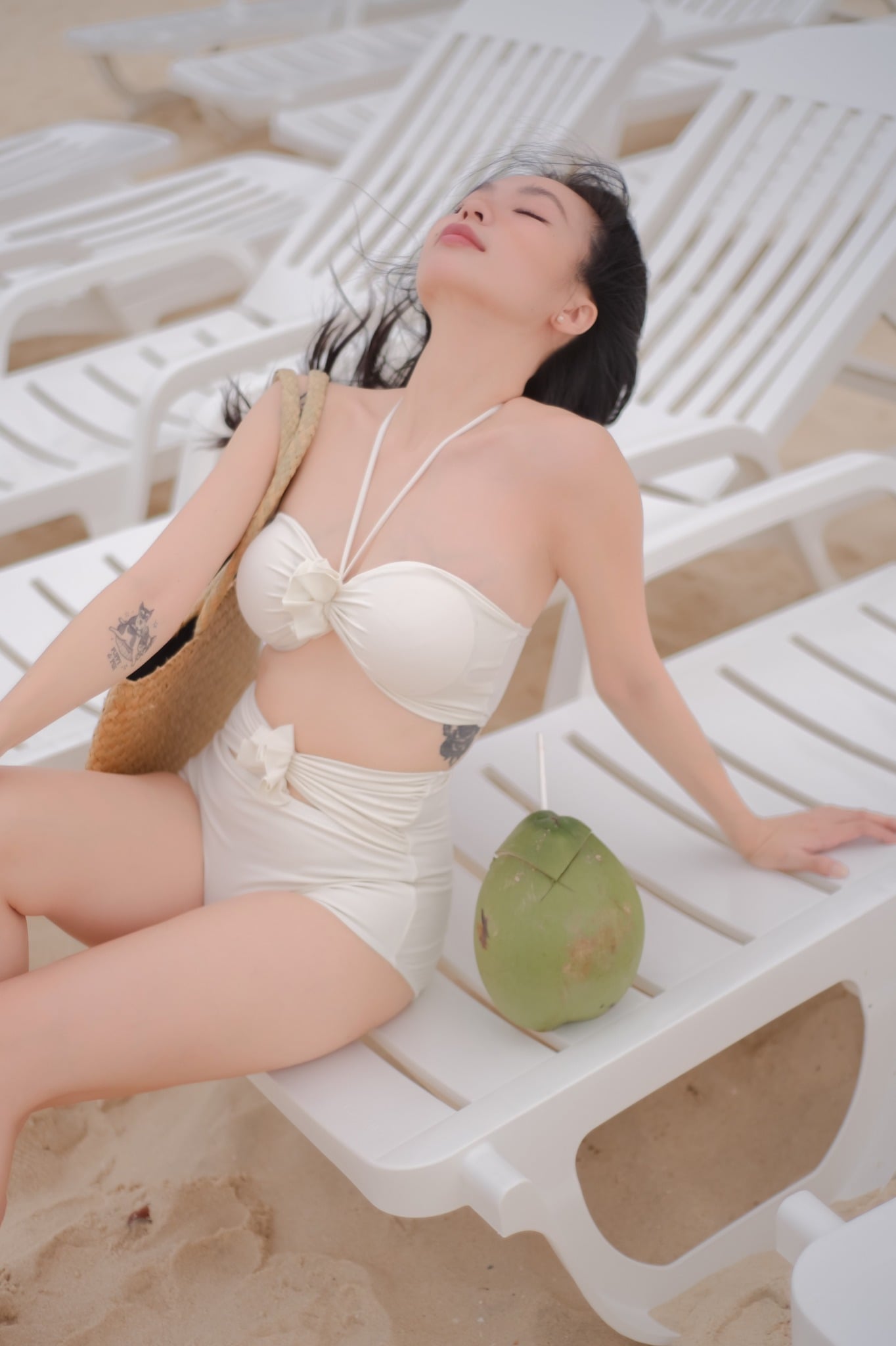 Seraya Swimsuit - Áo Tắm 2 Mảnh Đính Hoa Mềm Mại