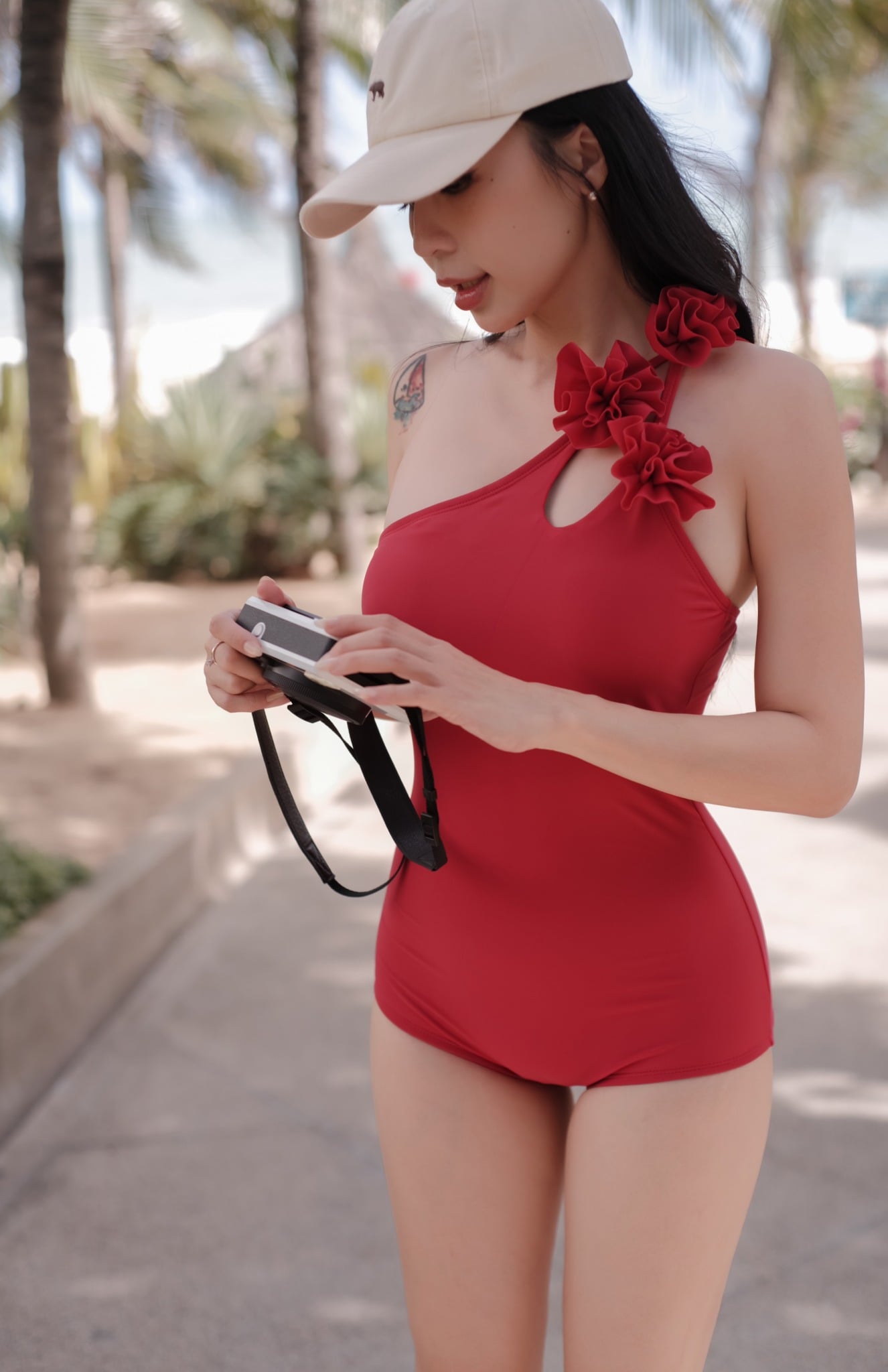 Poem Swimsuit - Áo Tắm 1 Mảnh Lệch Vai Đính Hoa