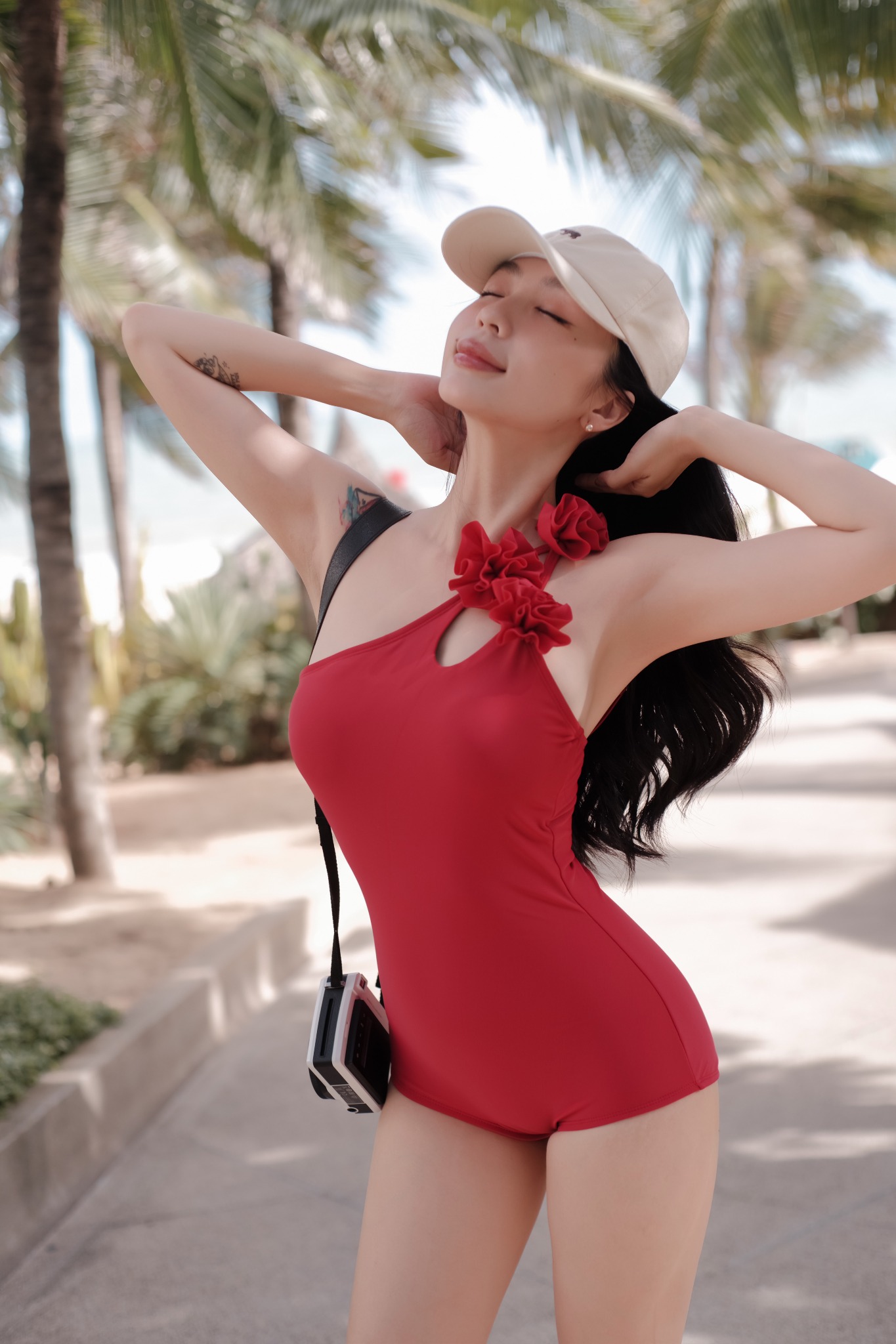 Poem Swimsuit - Áo Tắm 1 Mảnh Lệch Vai Đính Hoa