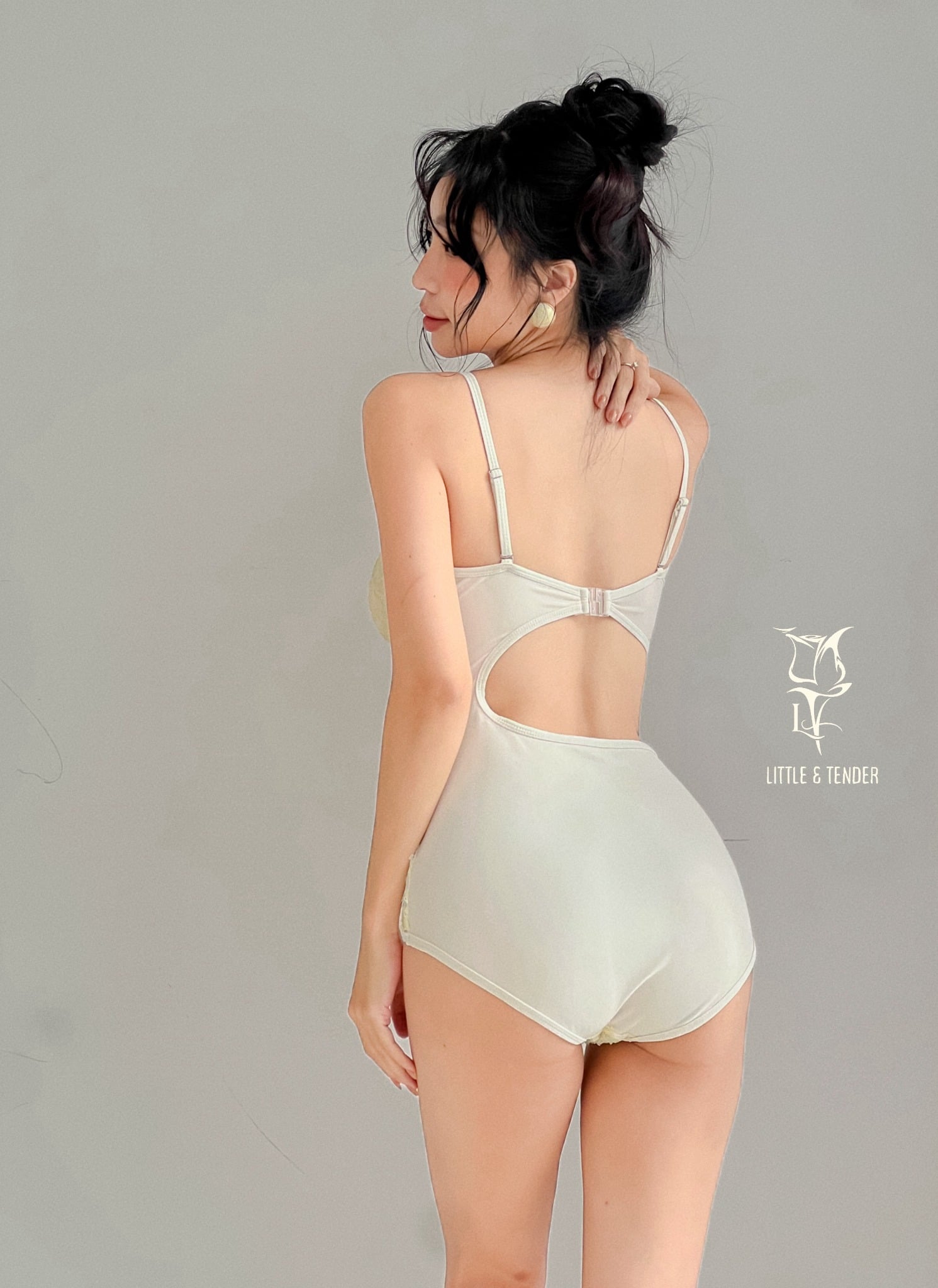 Lunara Swimsuit - Áo Tắm 1 Mảnh Cutout Đính Kim Sa Thủ Công (SALE)