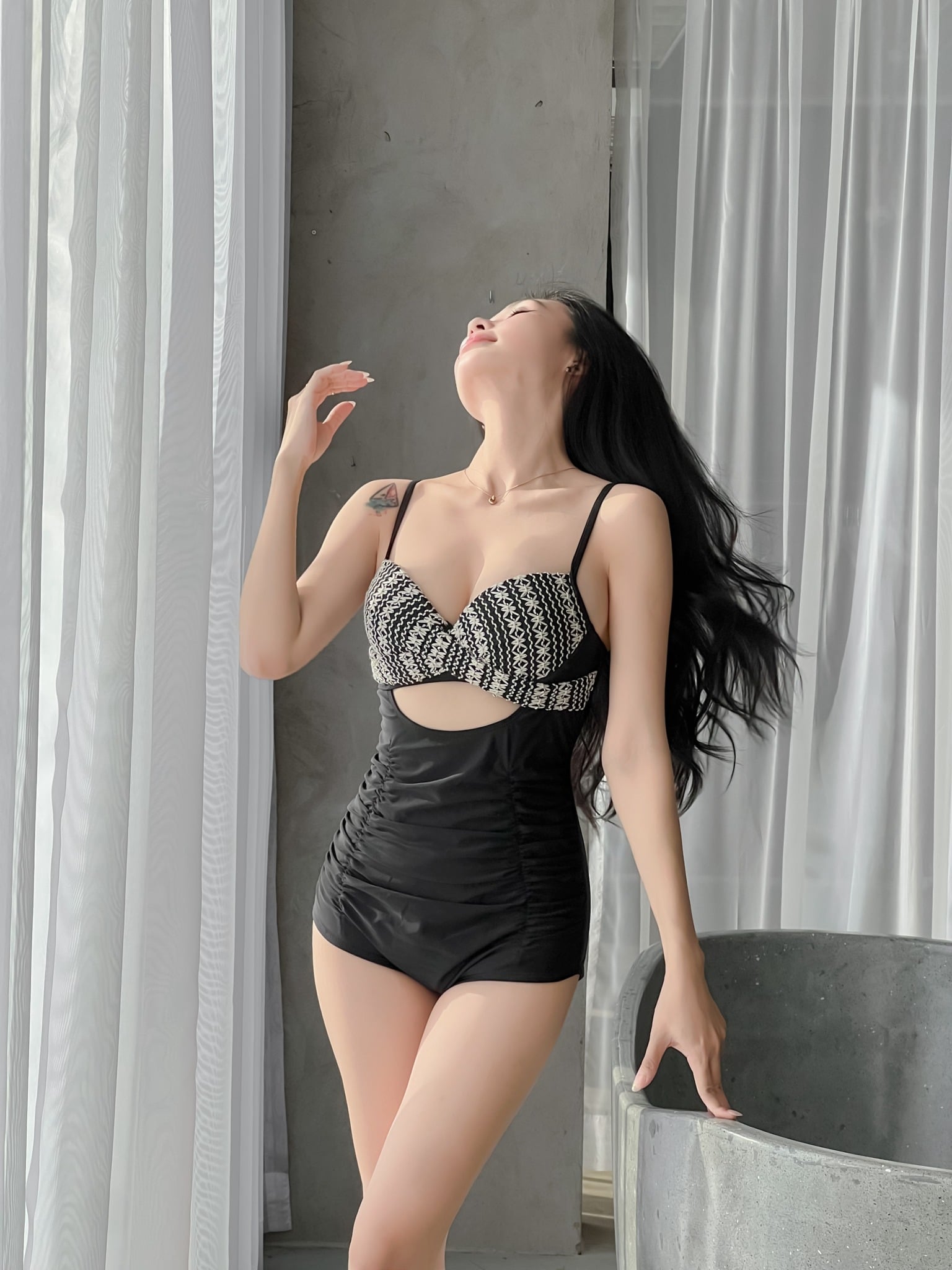 JESSIE SWIMSUIT - ÁO TẮM 1 MẢNH GỌNG ĐEN PHỐI REN THỔ CẨM