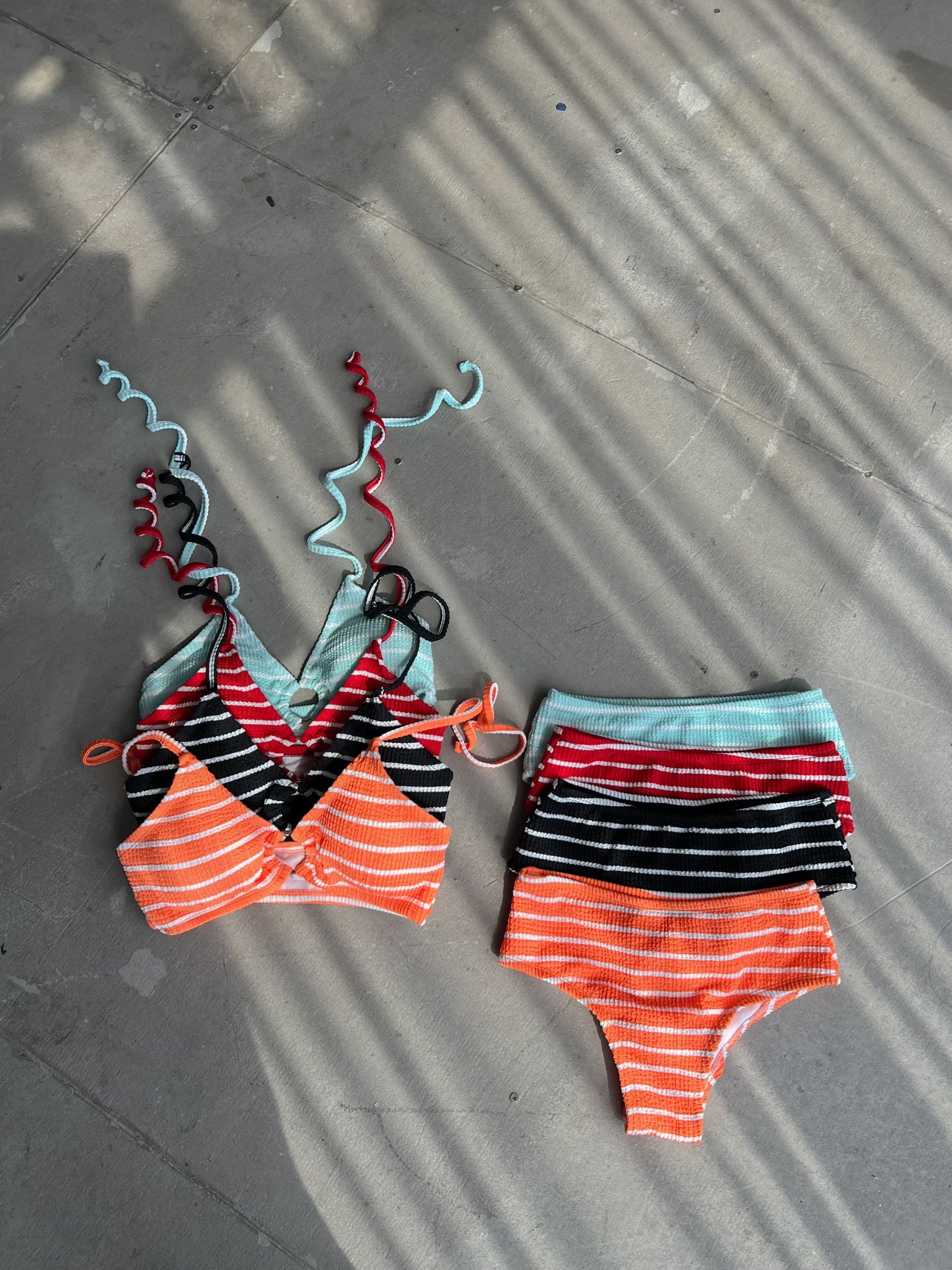 Linea Swimsuit SALE - Áo Tắm 2 Mảnh Thun Gân Họa Tiết Sọc