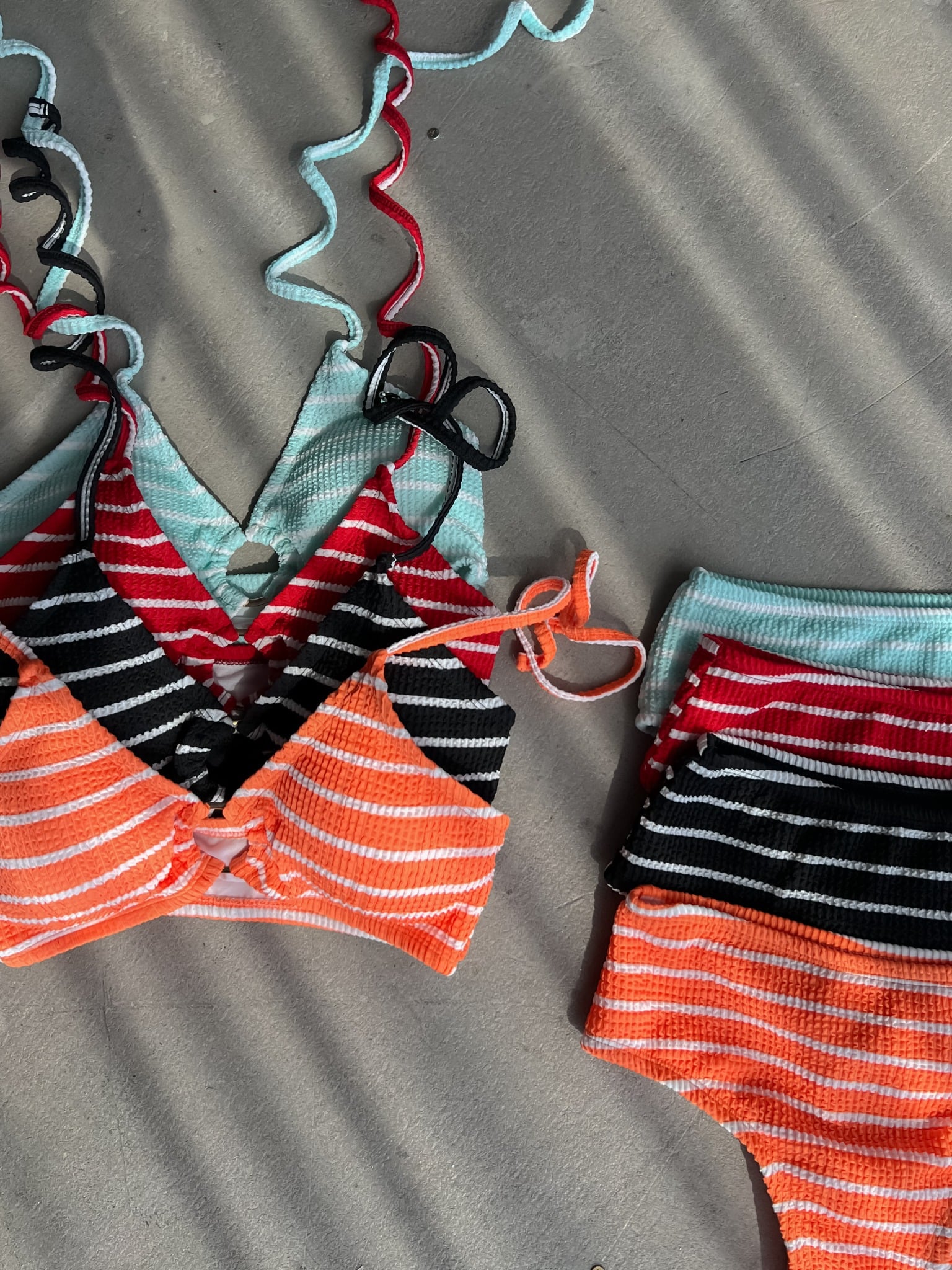 Linea Swimsuit SALE - Áo Tắm 2 Mảnh Thun Gân Họa Tiết Sọc