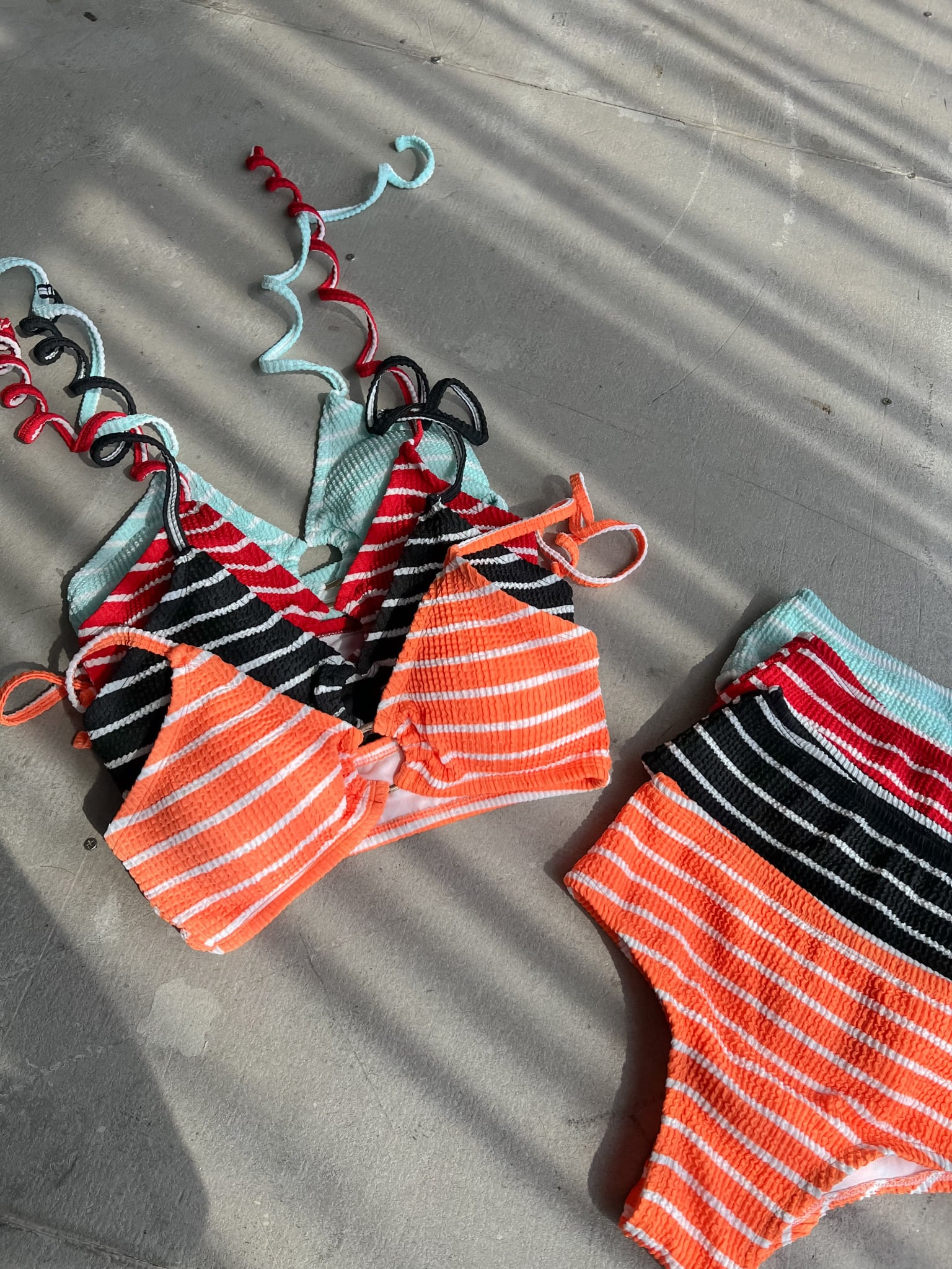 Linea Swimsuit SALE - Áo Tắm 2 Mảnh Thun Gân Họa Tiết Sọc