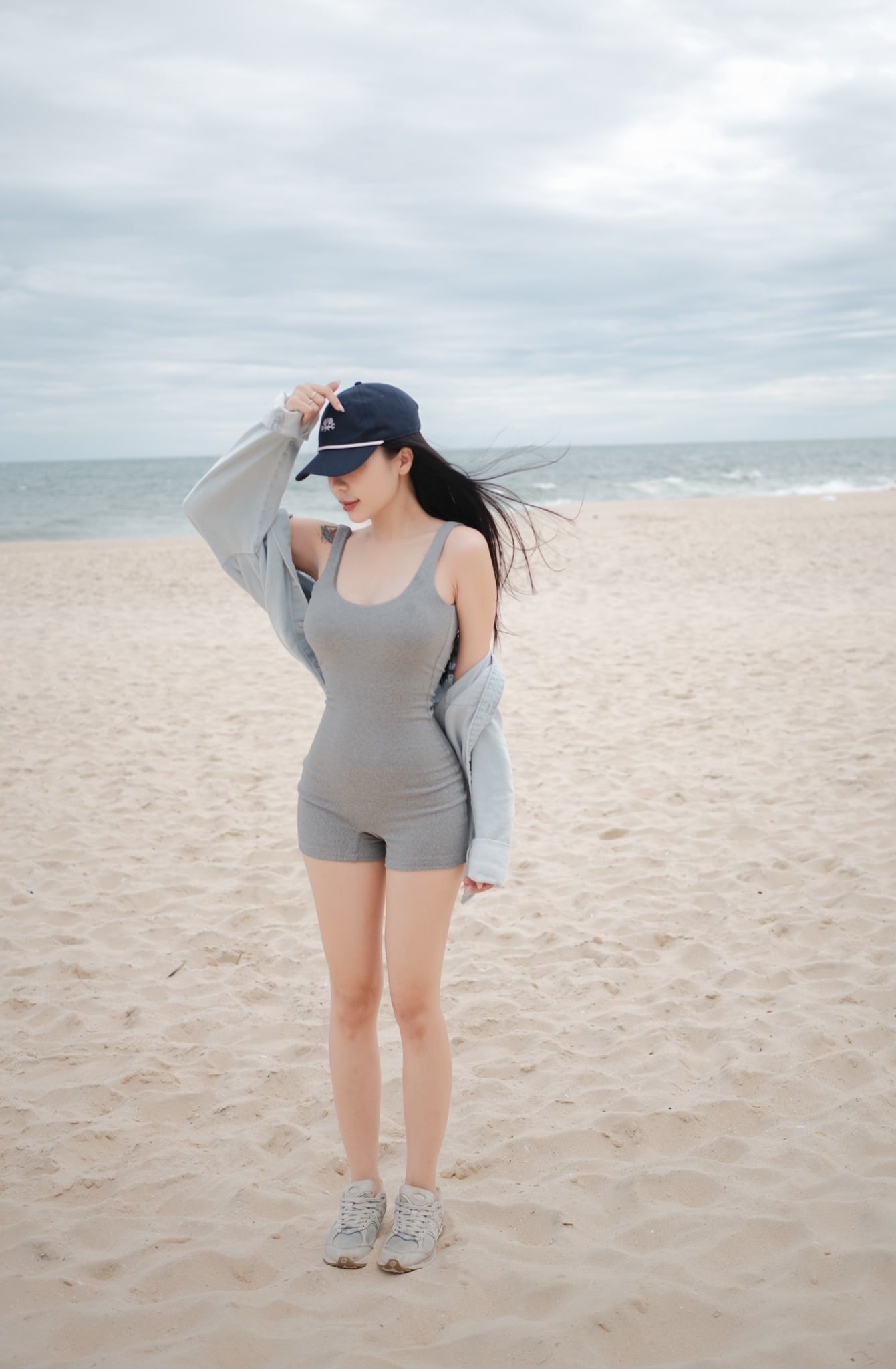 MERA JUMPSUIT - DÁNG ĐÙI BA LỖ DẠO PHỐ