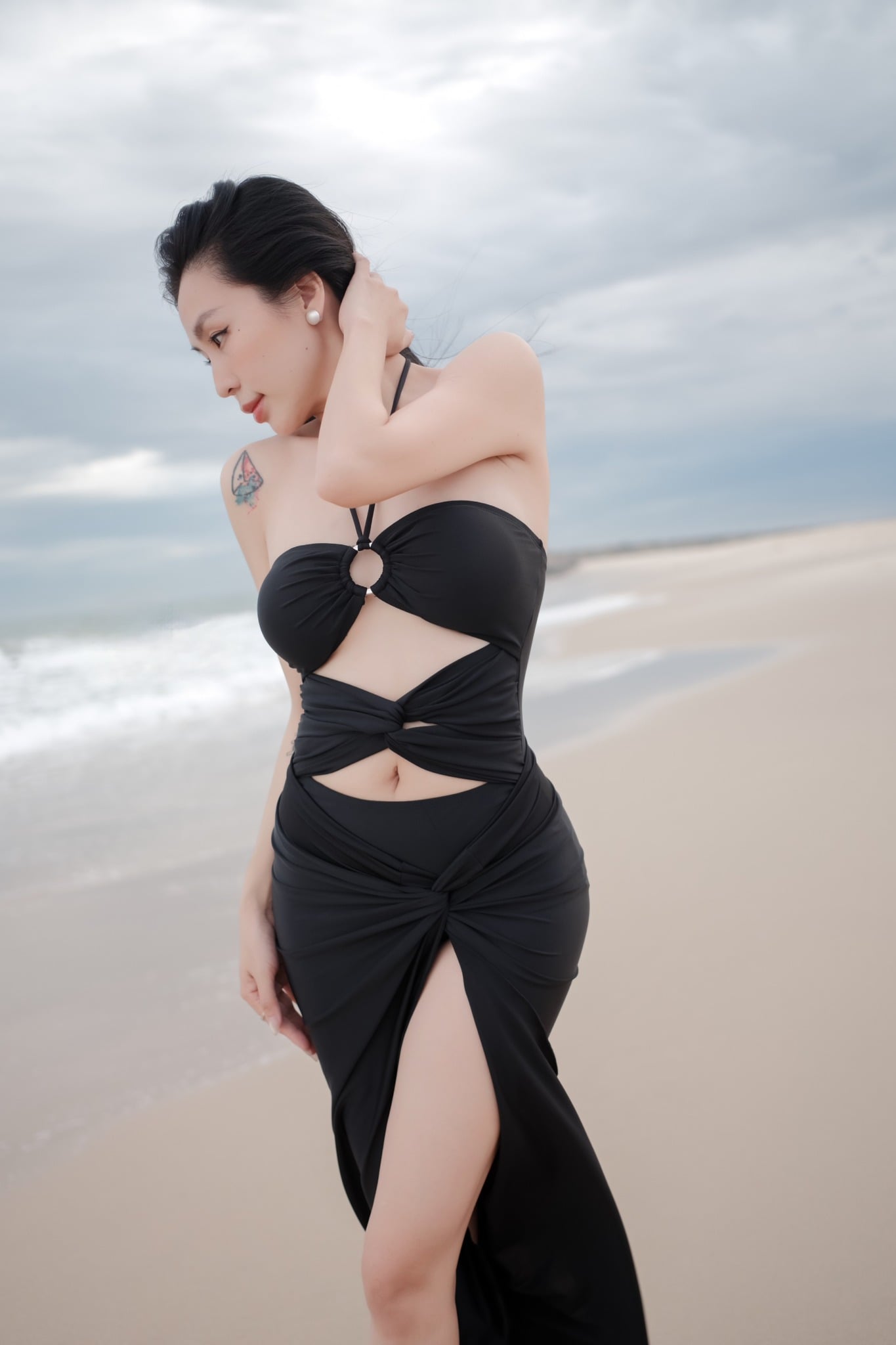 KIERA SWIMSUIT - SET ÁO TẮM 1 MẢNH KÈM CHÂN VÁY ĐEN QUYẾN RŨ