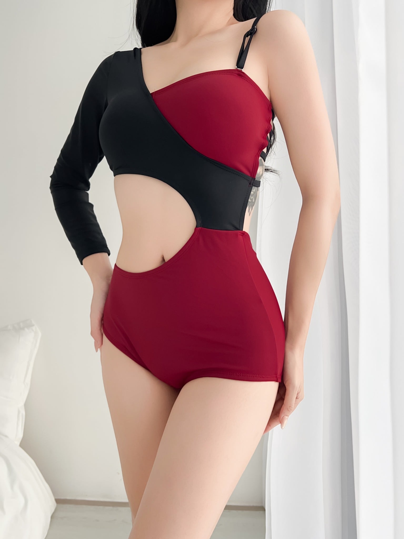 Butterfly Swimsuit - Áo Tắm 1 Mảnh Tay Dài lưng Cutout