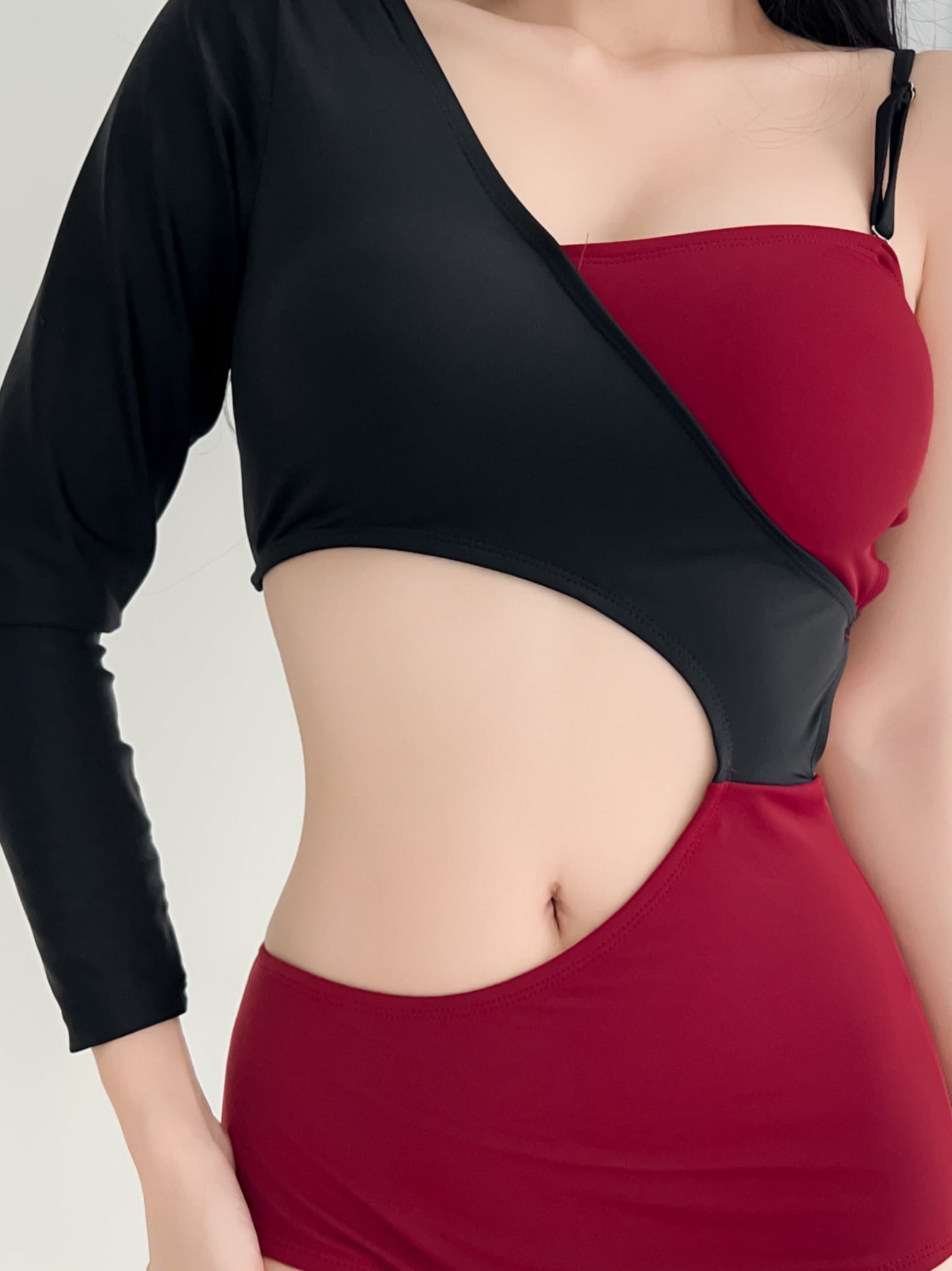 Butterfly Swimsuit - Áo Tắm 1 Mảnh Tay Dài lưng Cutout