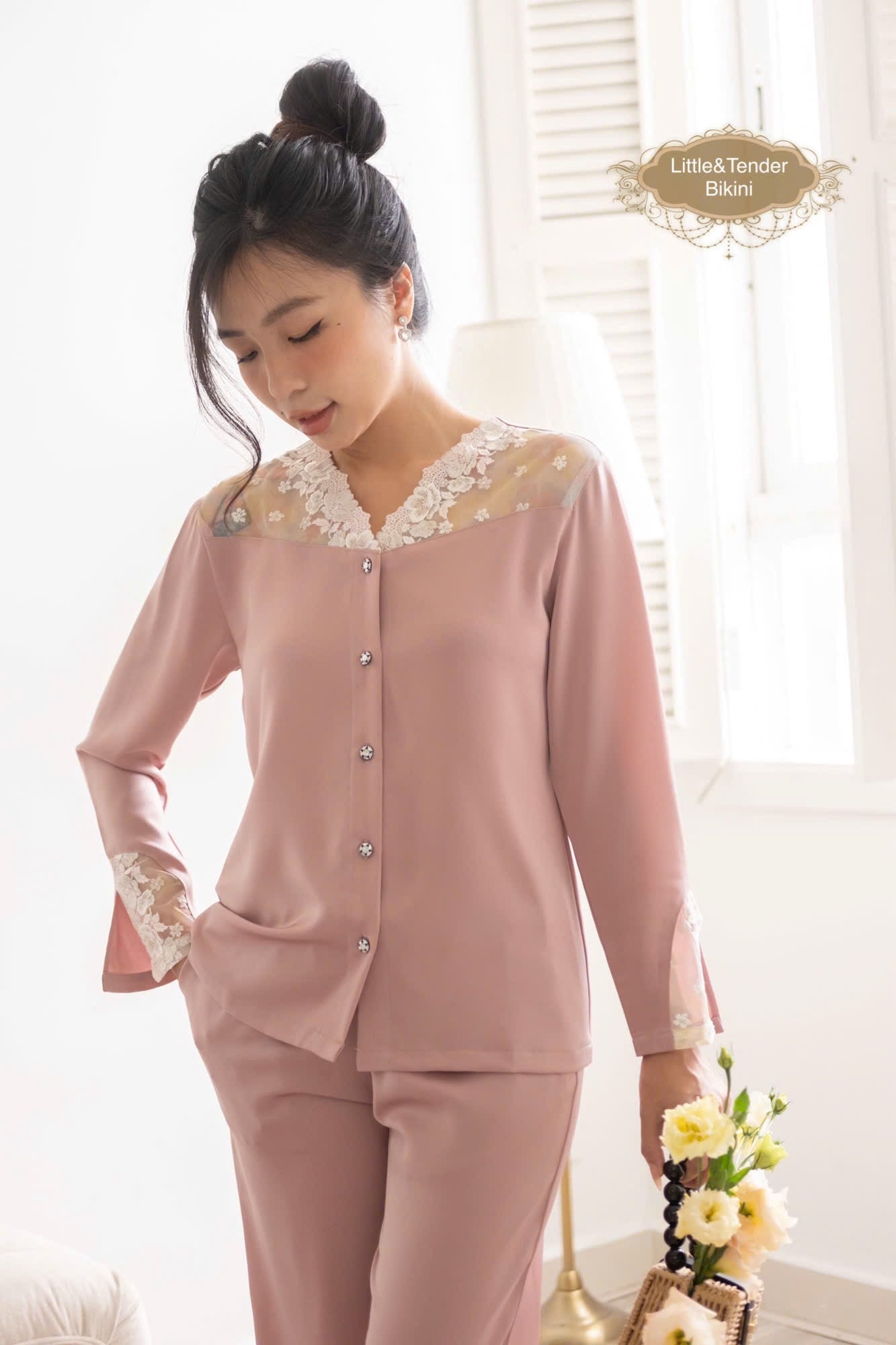 BLUSH PINK SILK PYJAMAS -  SET ĐỒ NGỦ LỤA DÀI CAO CẤP PHỐI REN ĐỘC ĐÁO