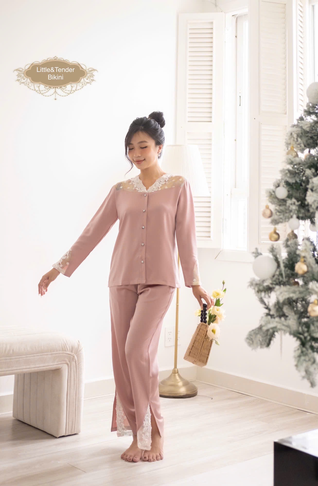 BLUSH PINK SILK PYJAMAS -  SET ĐỒ NGỦ LỤA DÀI CAO CẤP PHỐI REN ĐỘC ĐÁO
