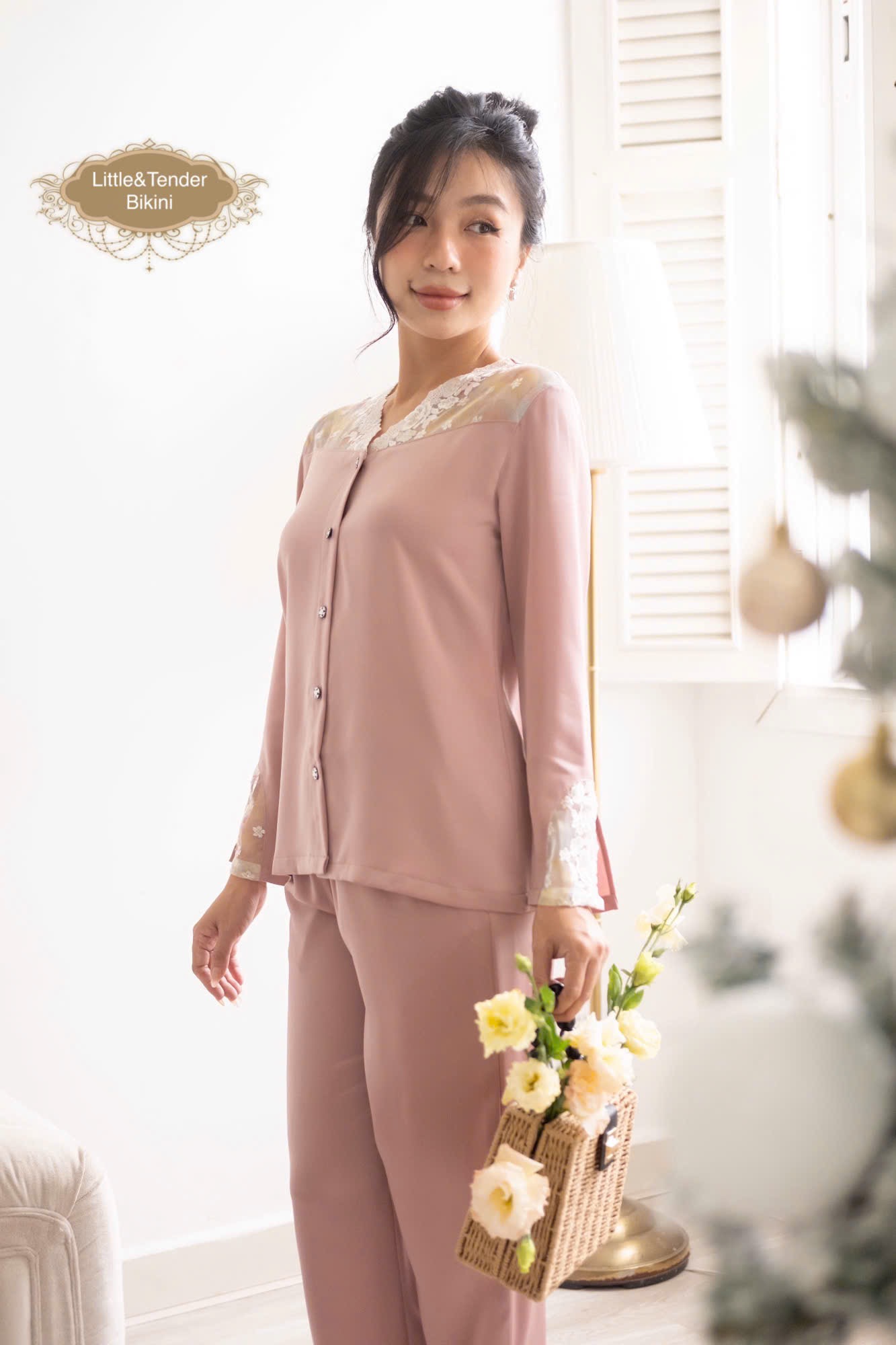 BLUSH PINK SILK PYJAMAS -  SET ĐỒ NGỦ LỤA DÀI CAO CẤP PHỐI REN ĐỘC ĐÁO