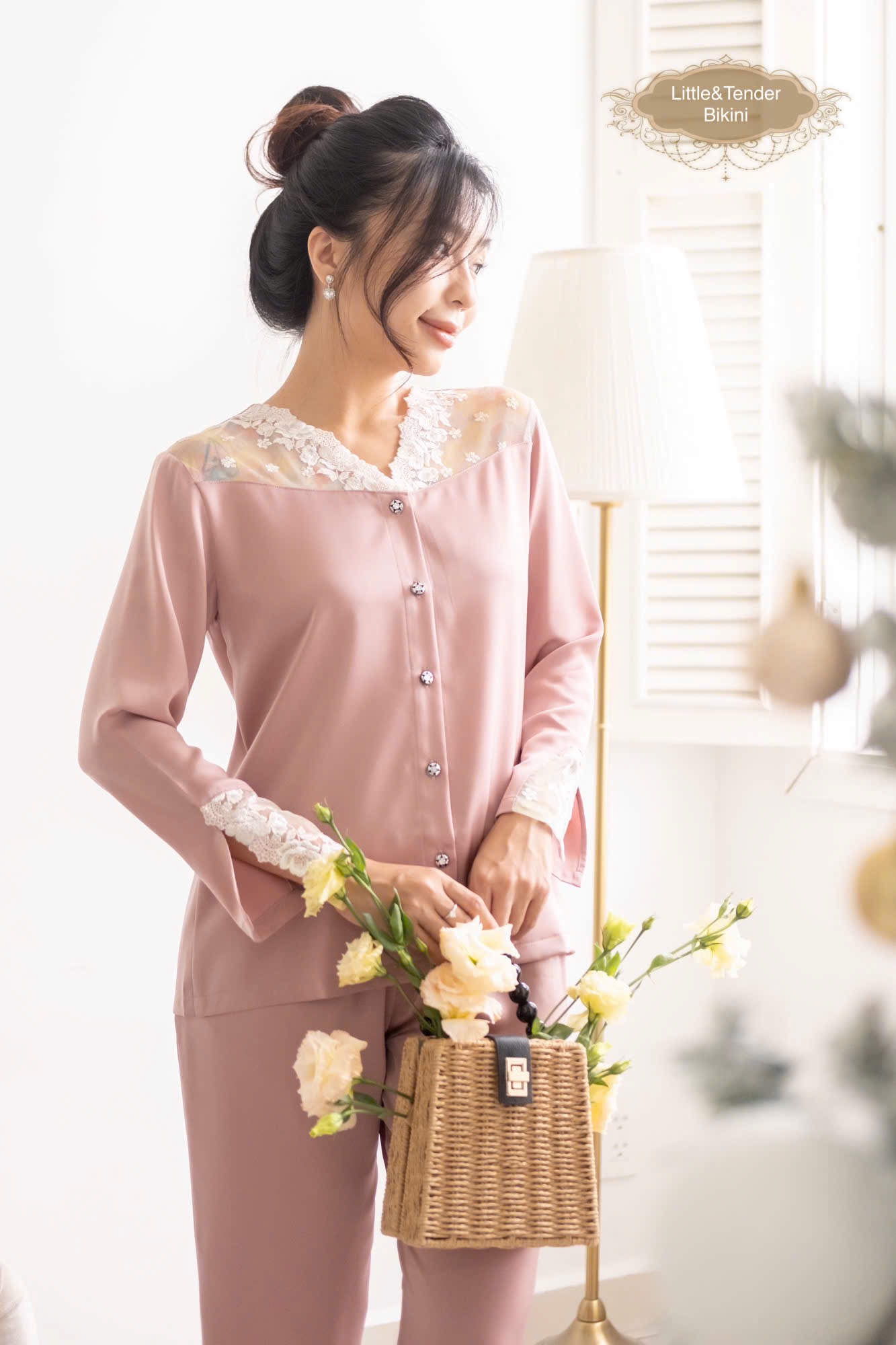 BLUSH PINK SILK PYJAMAS -  SET ĐỒ NGỦ LỤA DÀI CAO CẤP PHỐI REN ĐỘC ĐÁO