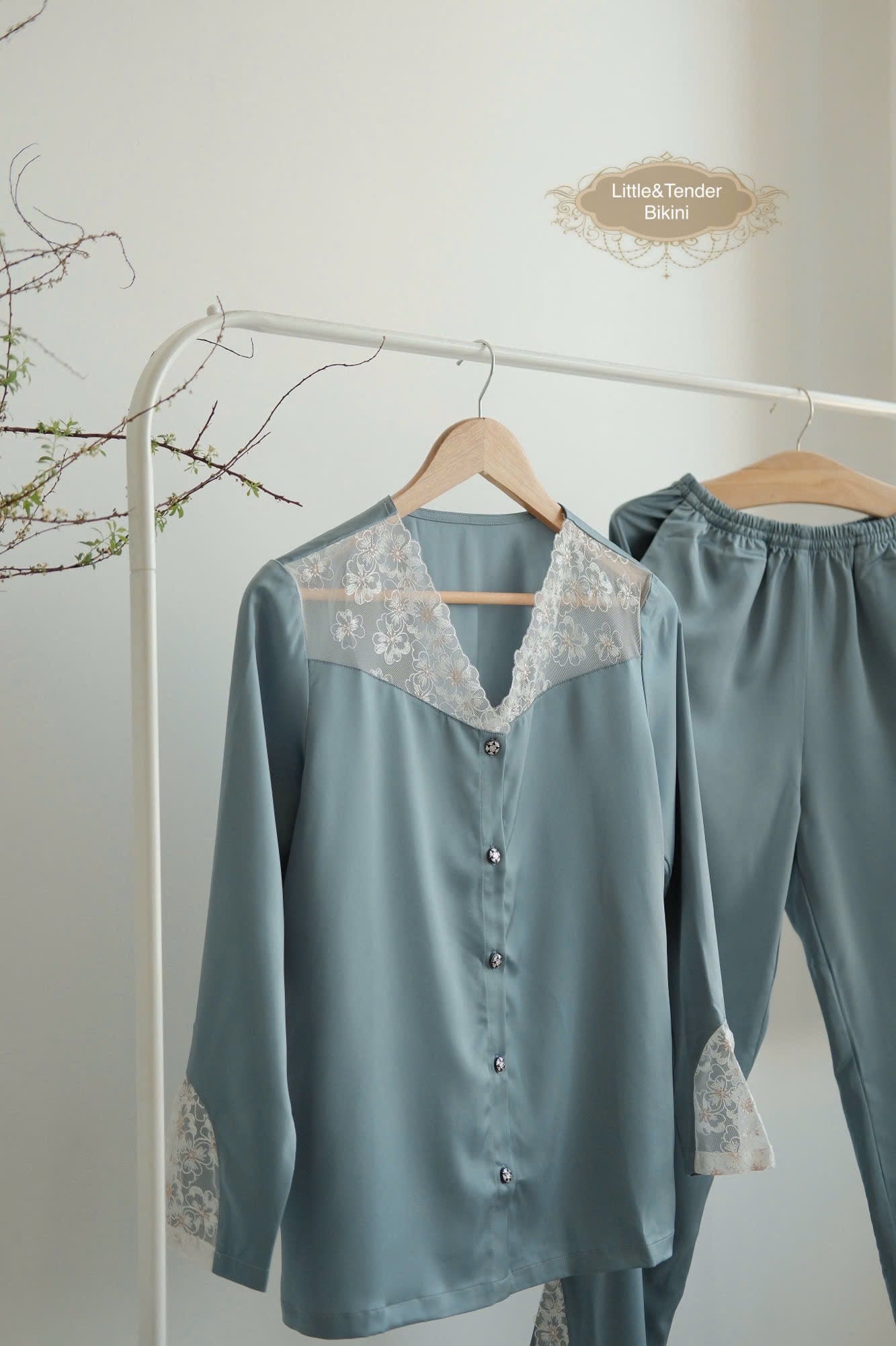 JADE SILK PYJAMAS - SET ĐỒ NGỦ LỤA DÀI MÀU XANH BABY BLUE