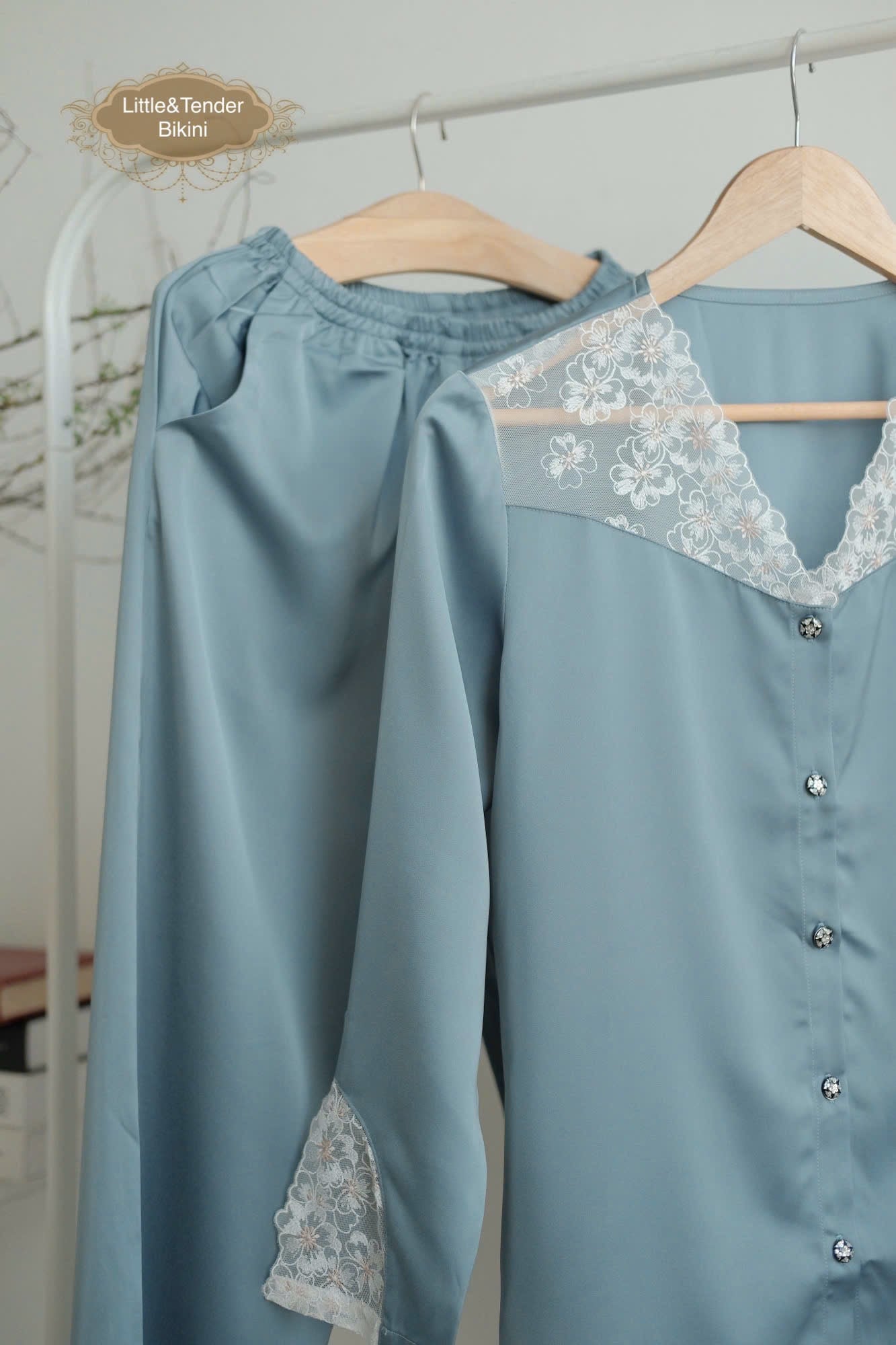 JADE SILK PYJAMAS - SET ĐỒ NGỦ LỤA DÀI MÀU XANH BABY BLUE