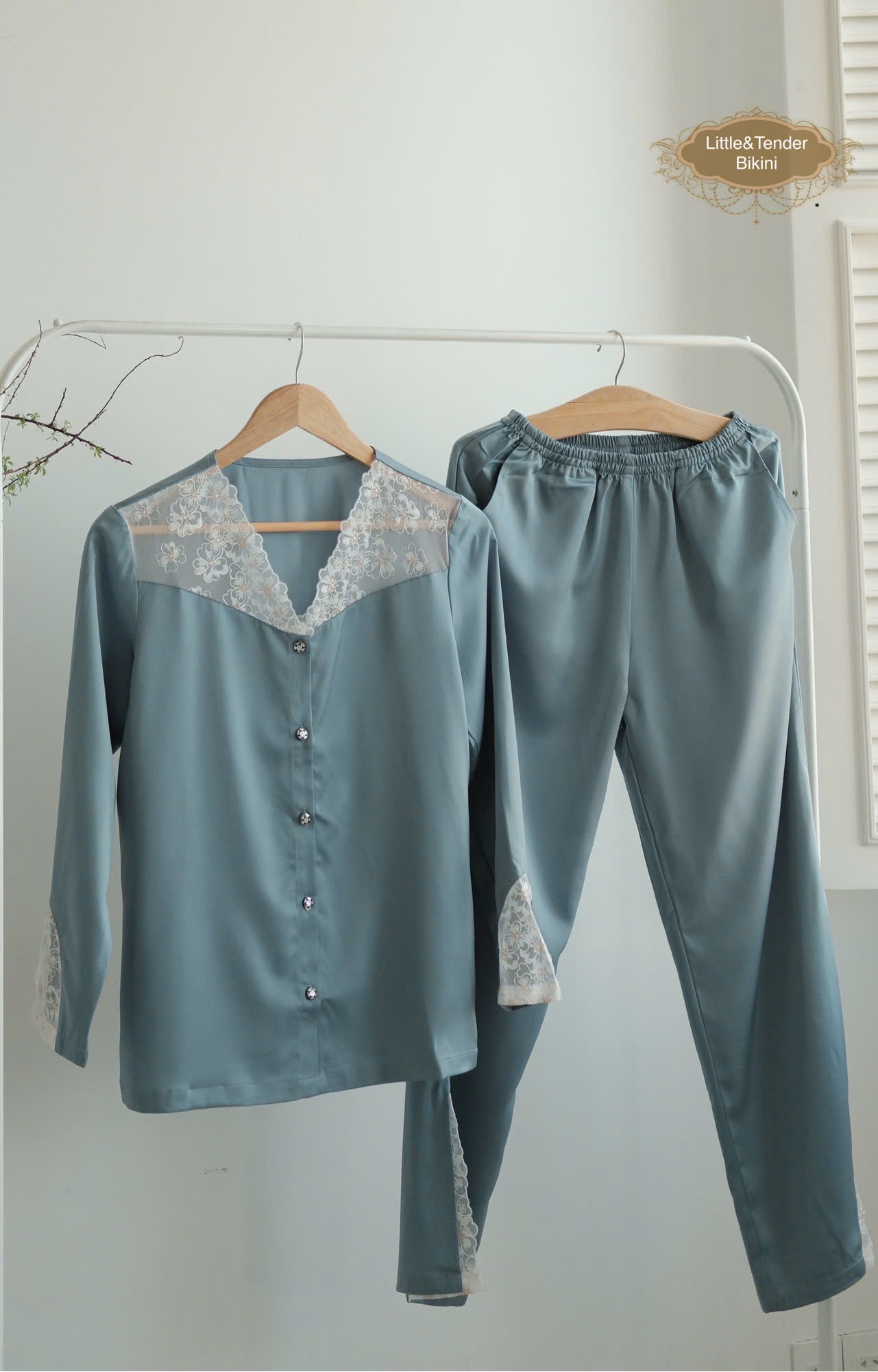 JADE SILK PYJAMAS - SET ĐỒ NGỦ LỤA DÀI MÀU XANH BABY BLUE