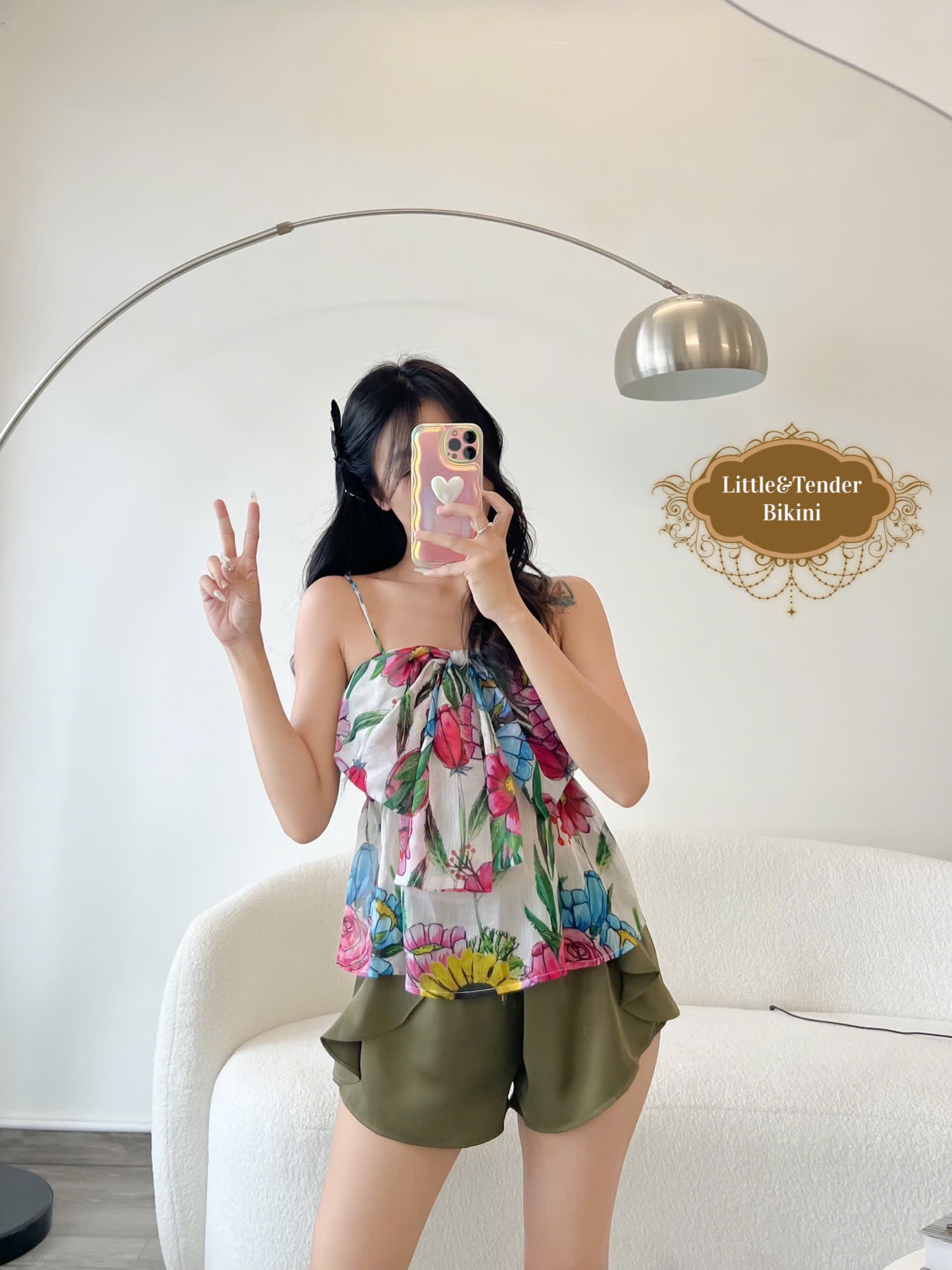 ALYS PYJAMAS - Set đồ ngủ áo hoa hồng phối quần xanh rêu bèo ngắn