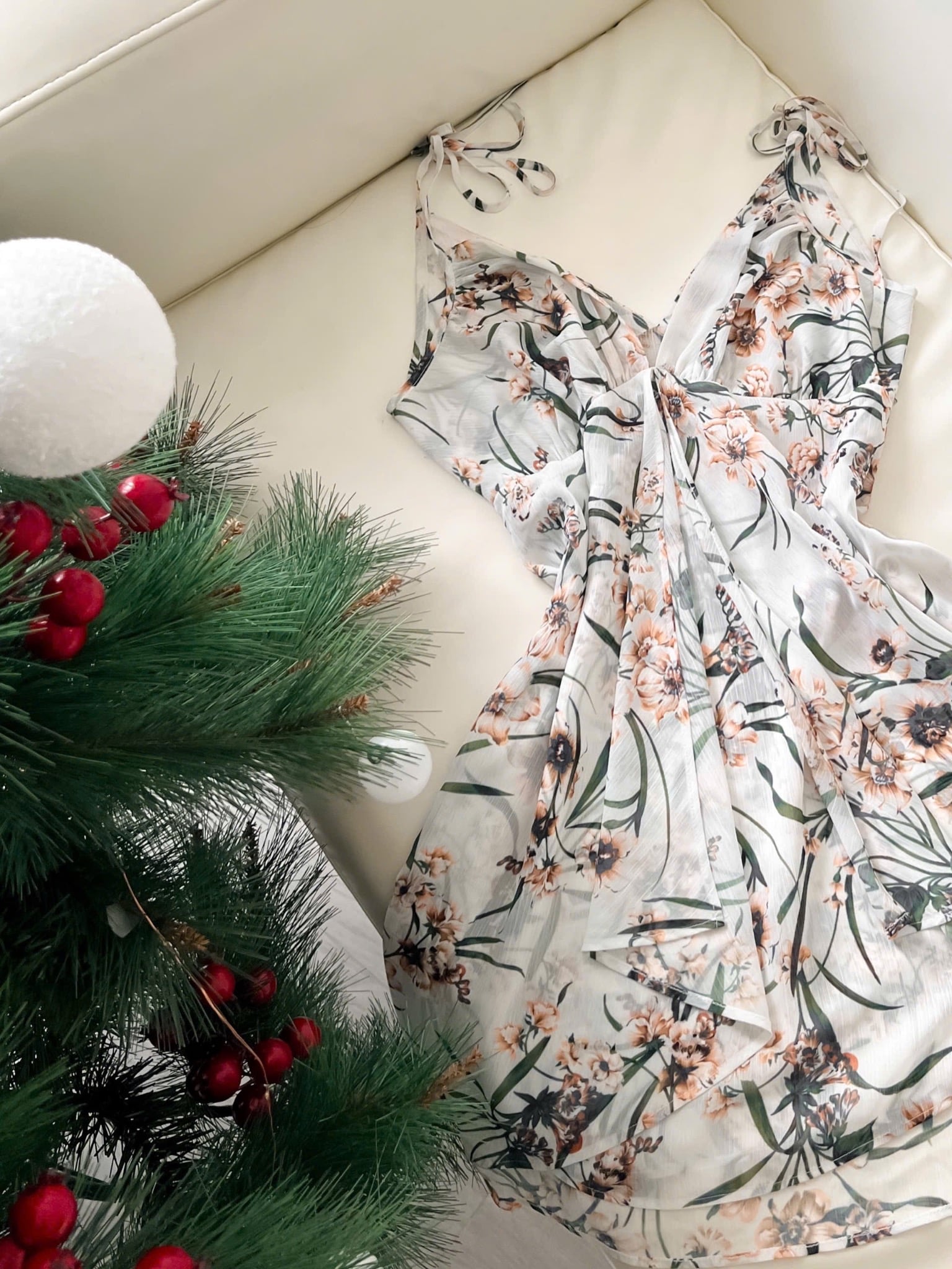 LYANA NIGHTDRESS - ĐẦM NGỦ LỤA 2 DÂY HỌA TIẾT