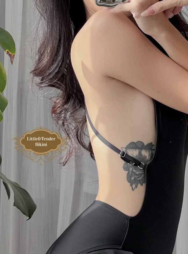 VIVID SWIMSUIT - Bikini 1 mảnh bèo hông hở lưng