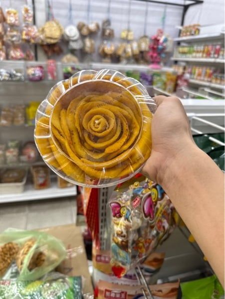 Xoài dẻo xếp hoa hộp 500g