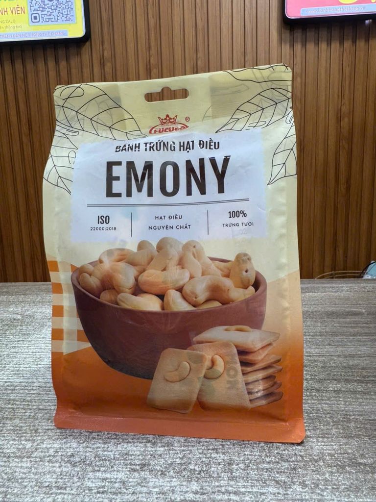 BÁNH TRỨNG HẠT ĐIỀU