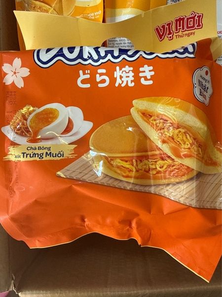Bánh Dorayaki chà bông trứng muối