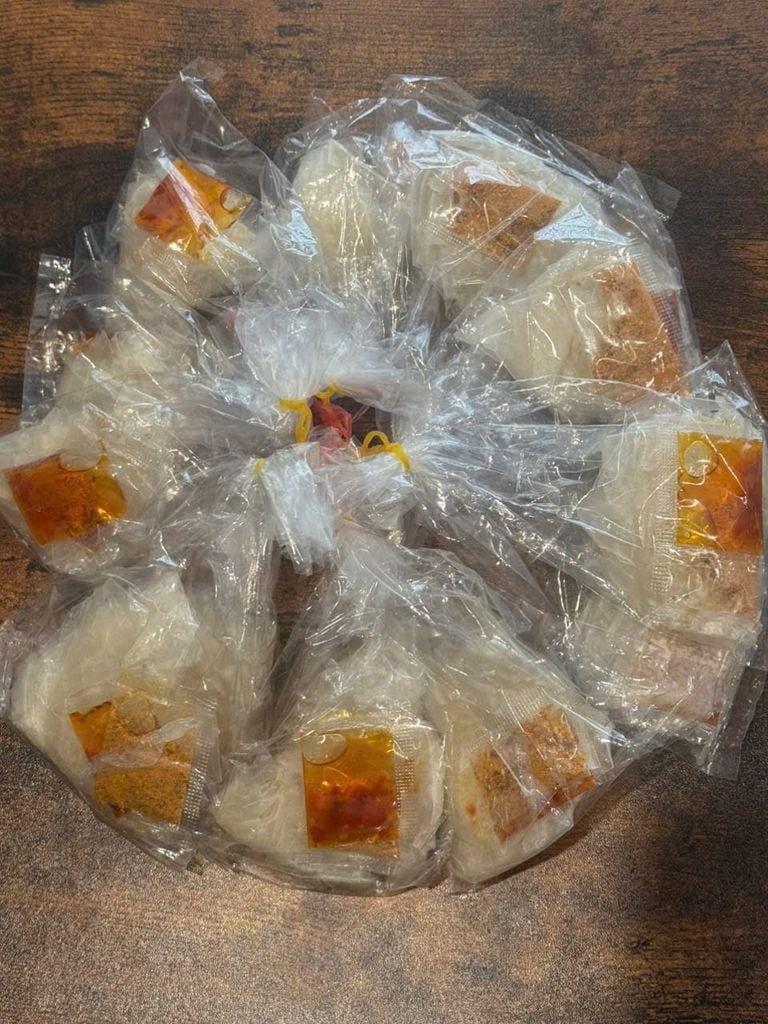 Bánh Tráng Xâu Muối