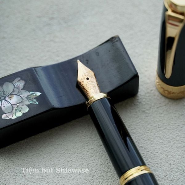  Bút Máy Kuretake Starry Night Fountain Pen - Glossy Black 