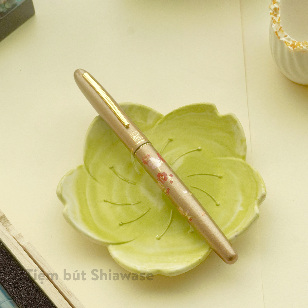  Wancher Kuretake Kindai Maki-e - Edazakura (Brush & Felt Pen Set) 