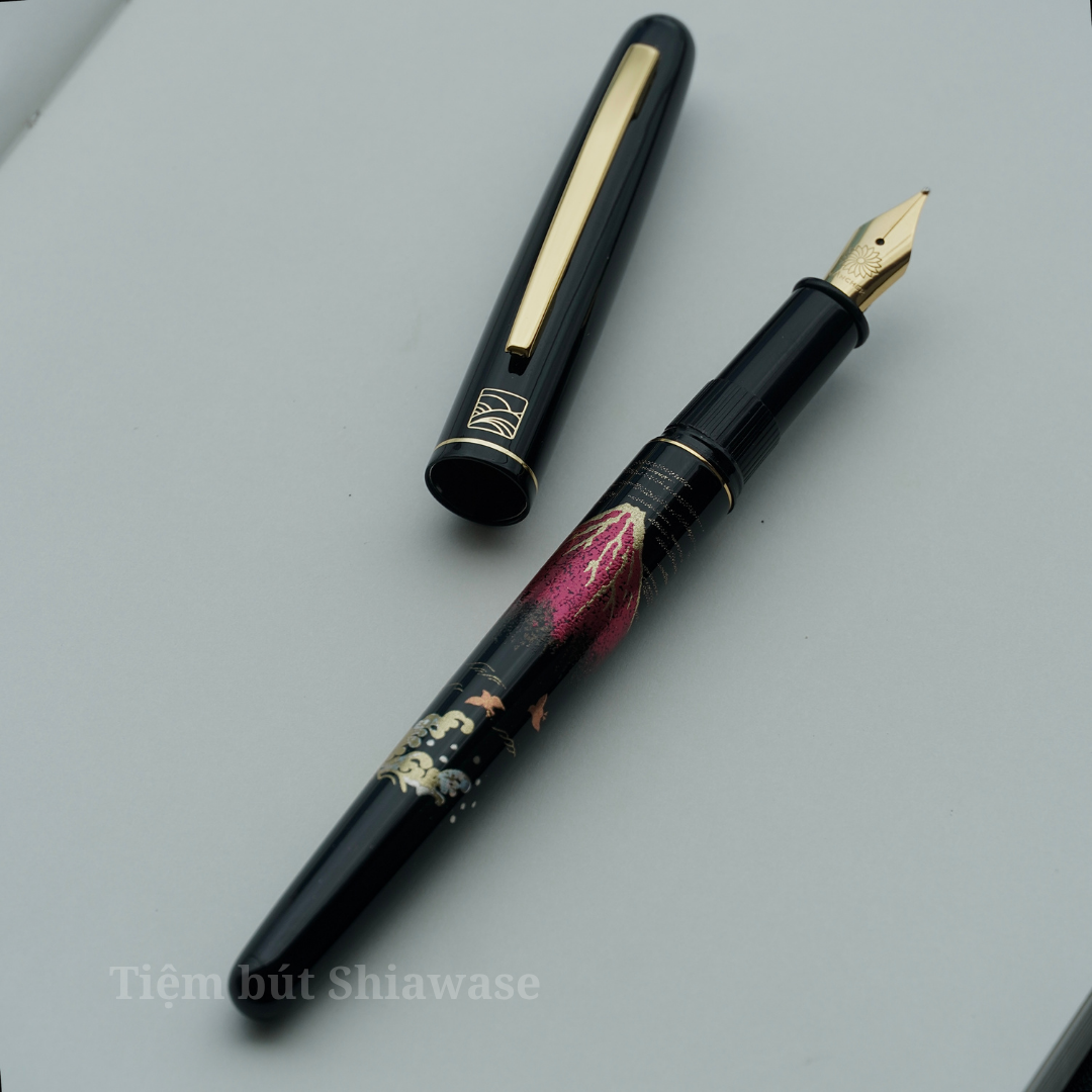  Bút Máy Wancher x Kuretake Kindai Makie Fountain Pen - Aka Fuji - Black 