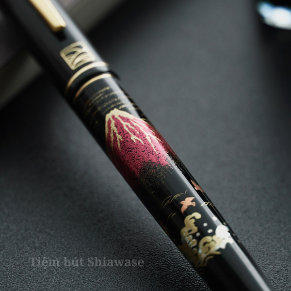  Bút Máy Wancher x Kuretake Kindai Makie Fountain Pen - Aka Fuji - Black 