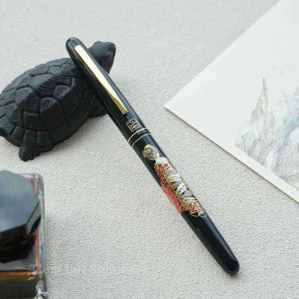  Bút Máy Wancher x Kuretake Kindai Makie Fountain Pen - Hana Maiko -Black 