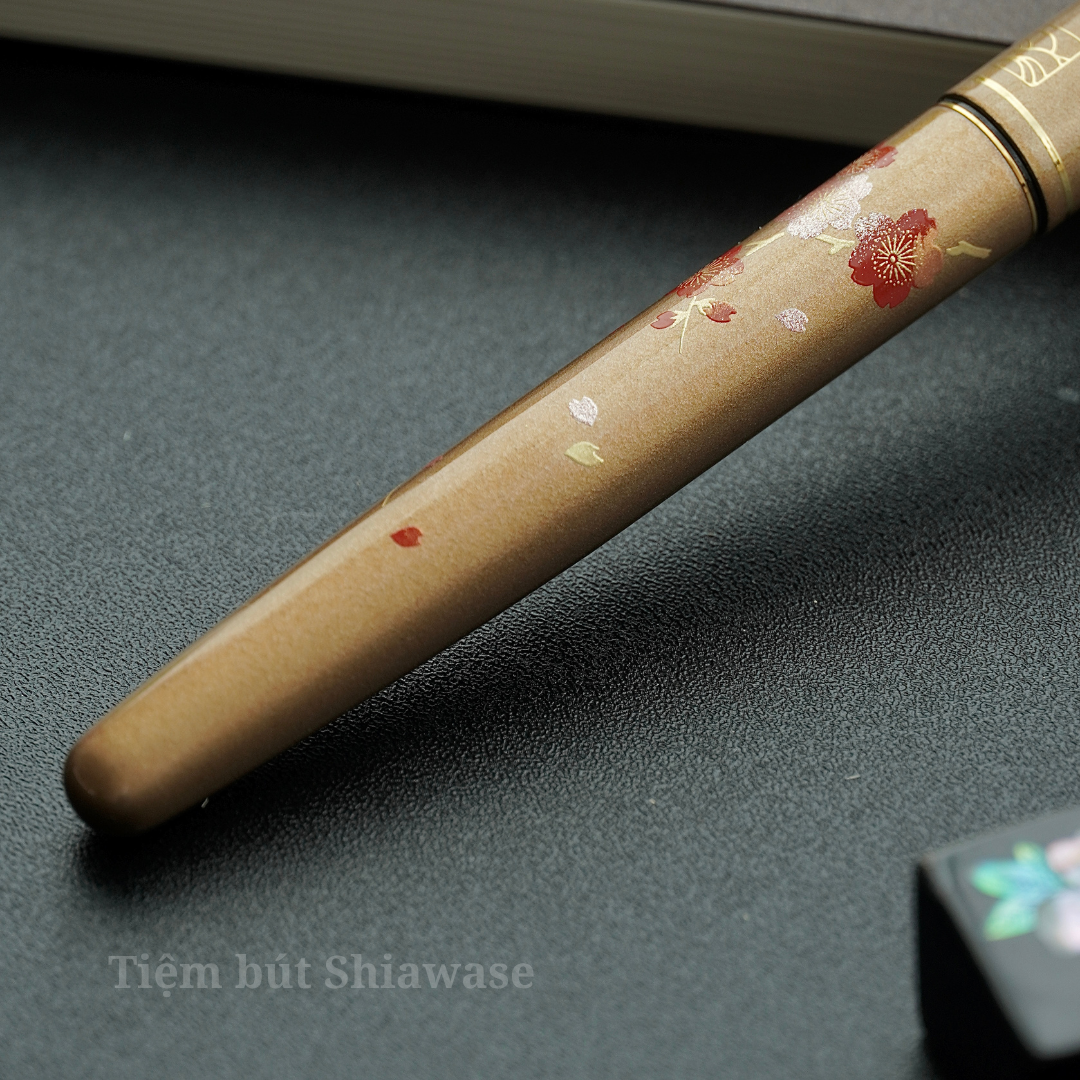  Wancher Kuretake Kindai Maki-e - Edazakura (Brush & Felt Pen Set) 