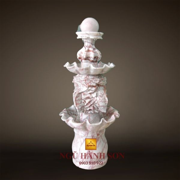 Tháp nước chạm rồng