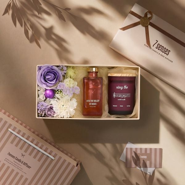  Set quà tinh dầu hương hoa hồng & nến hương hoa lavender 