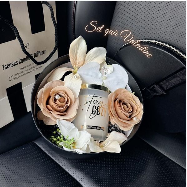  Set quà Valentine Stay Cozy - hương Gỗ tuyết tùng, Cam quýt 