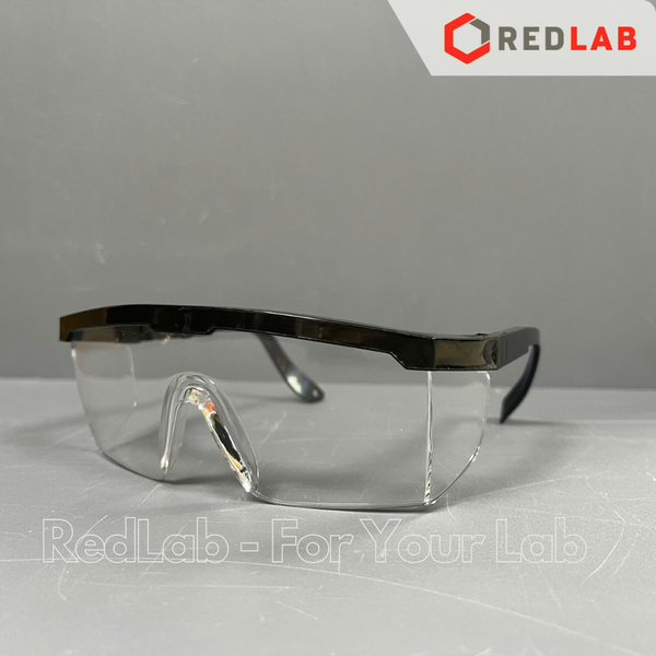 Kính bảo hộ nhựa AHP gọng đen, dùng bảo vệ mắt trong lab thí nghiệm, có VAT